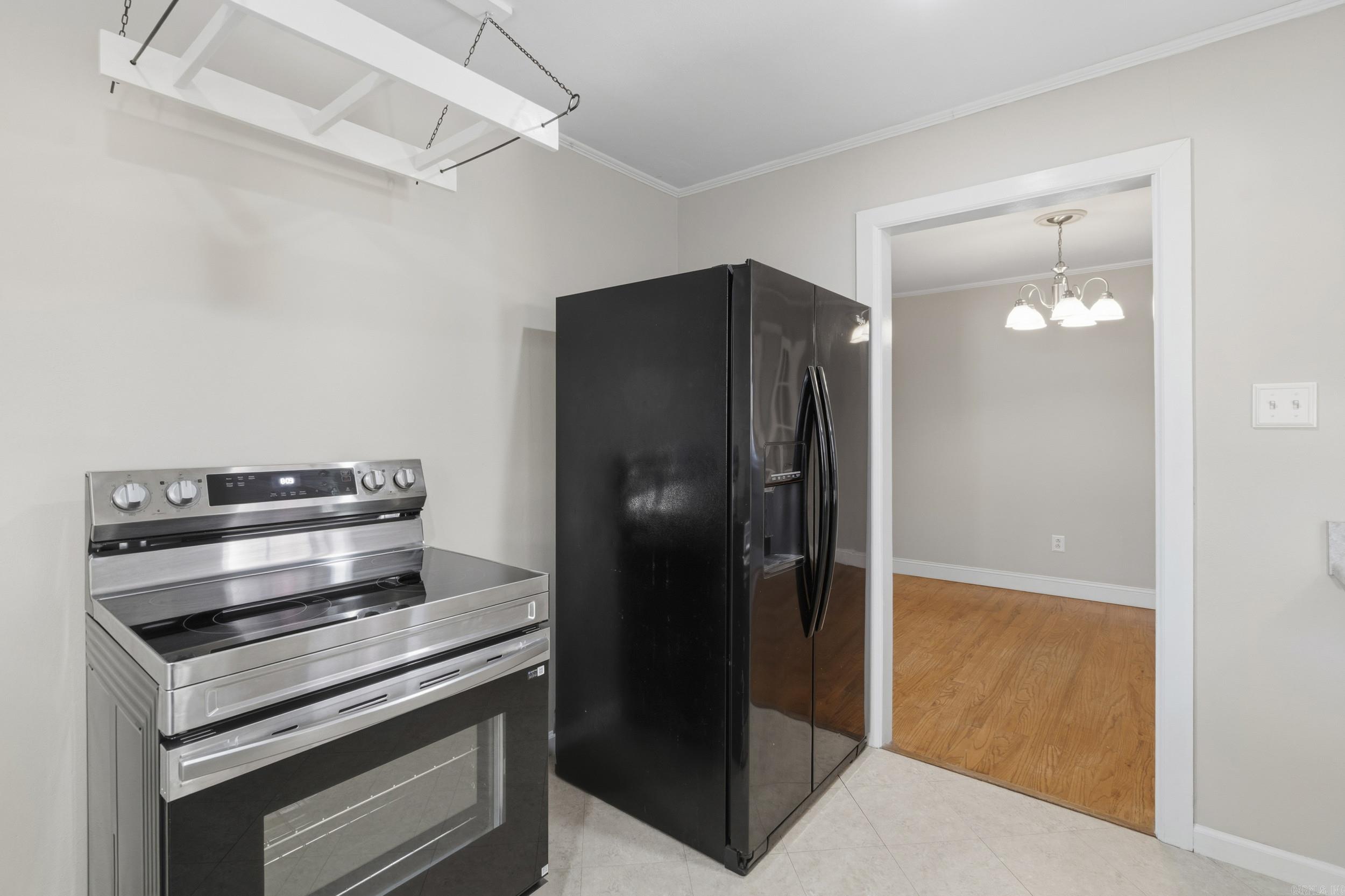 1402 W Center Avenue