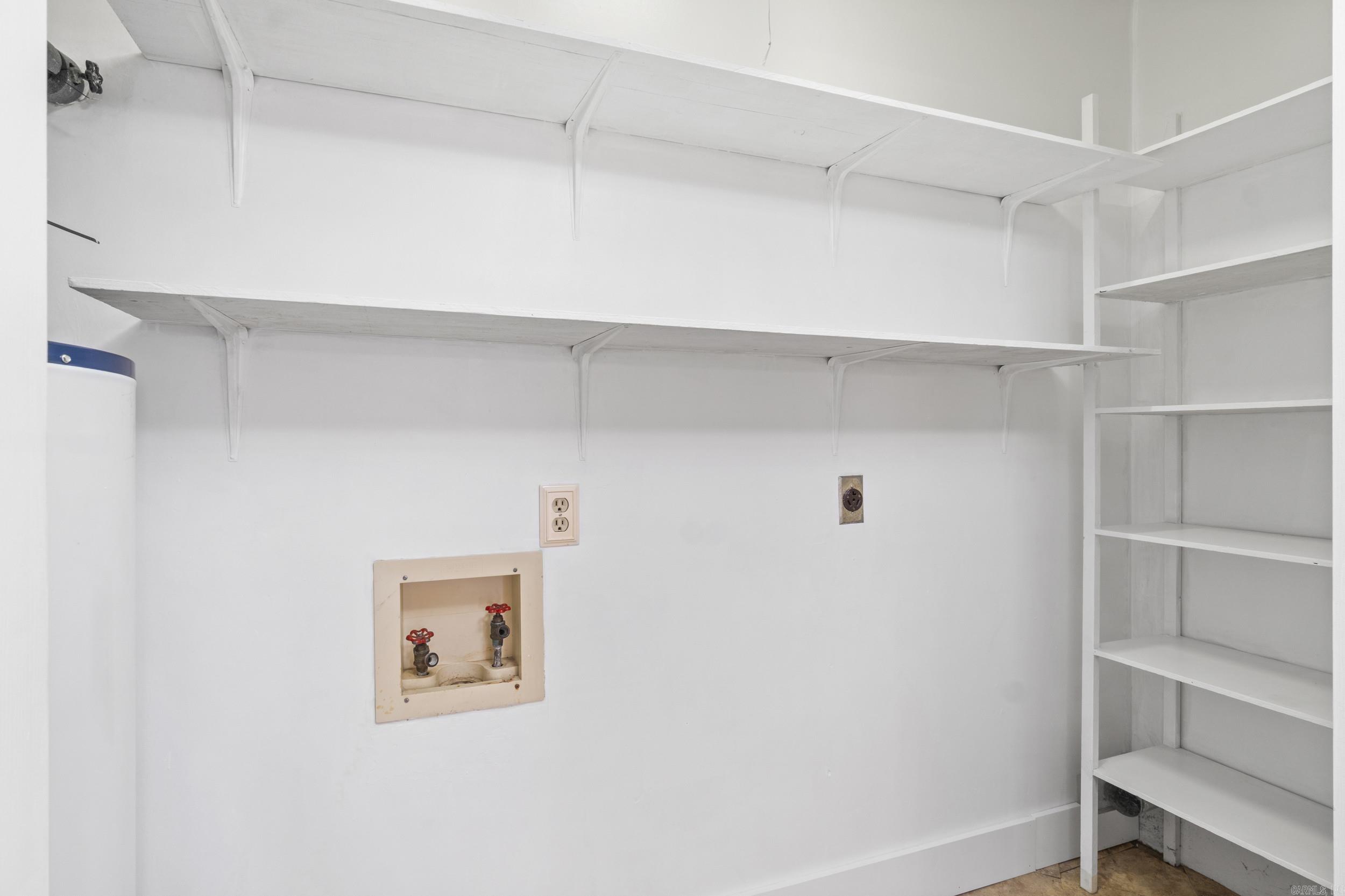 1402 W Center Avenue