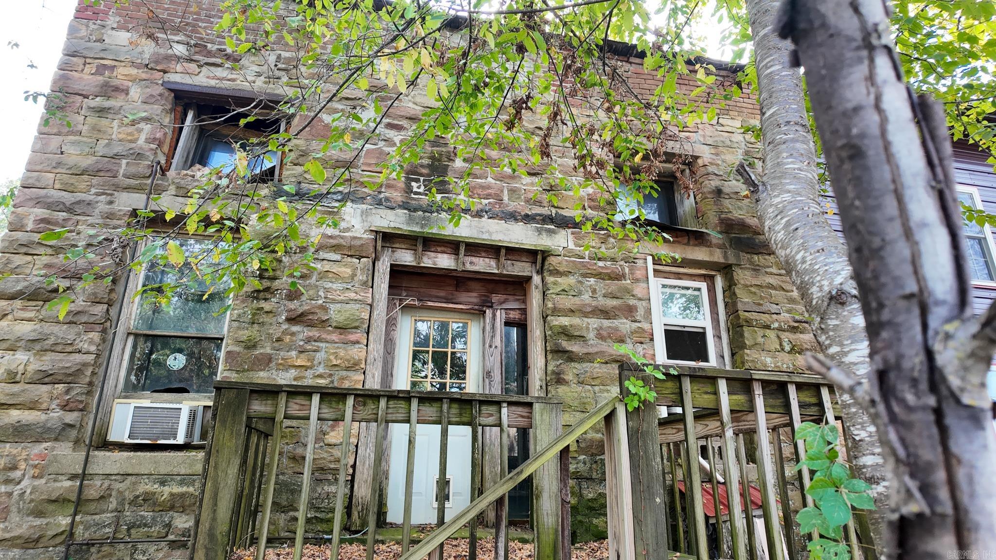 211 Oak Street