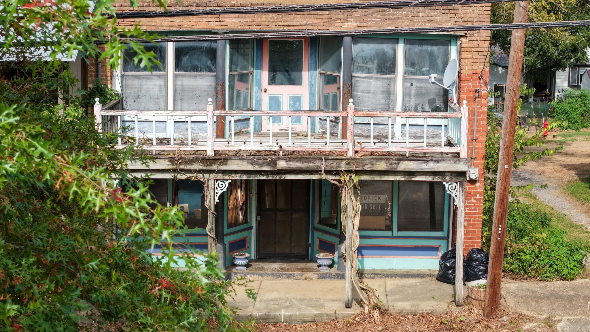 211 Oak Street