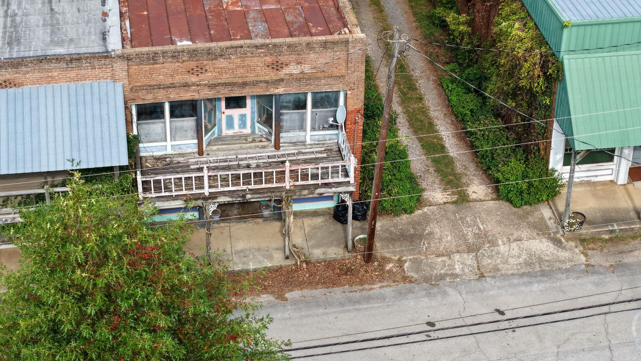 211 Oak Street