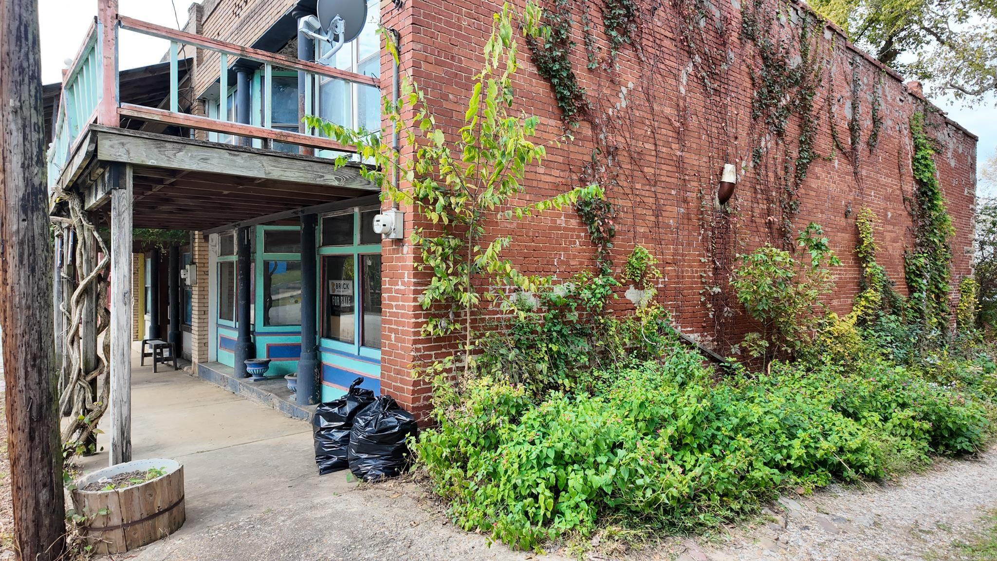 211 Oak Street