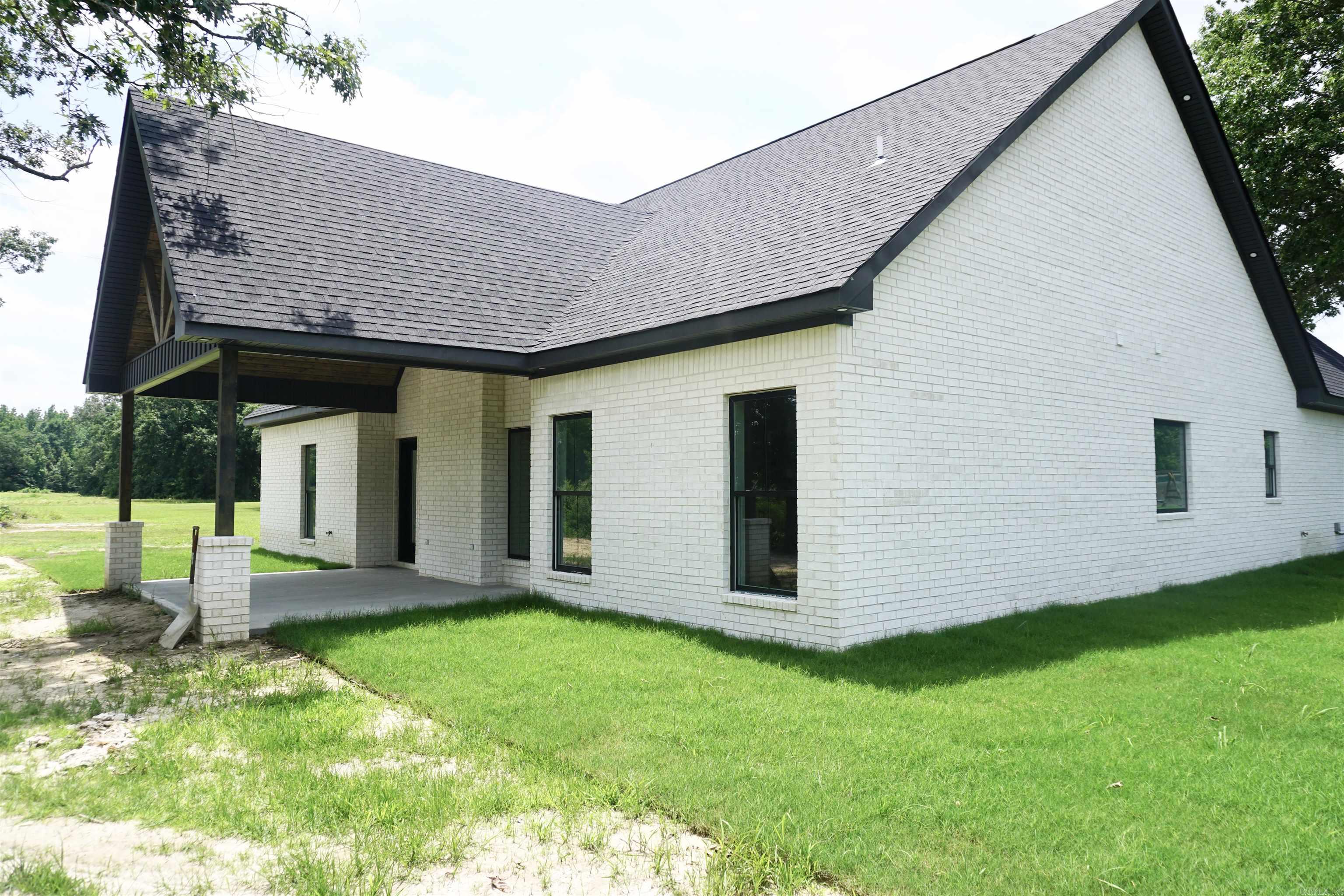 1947 Lakeview Drive