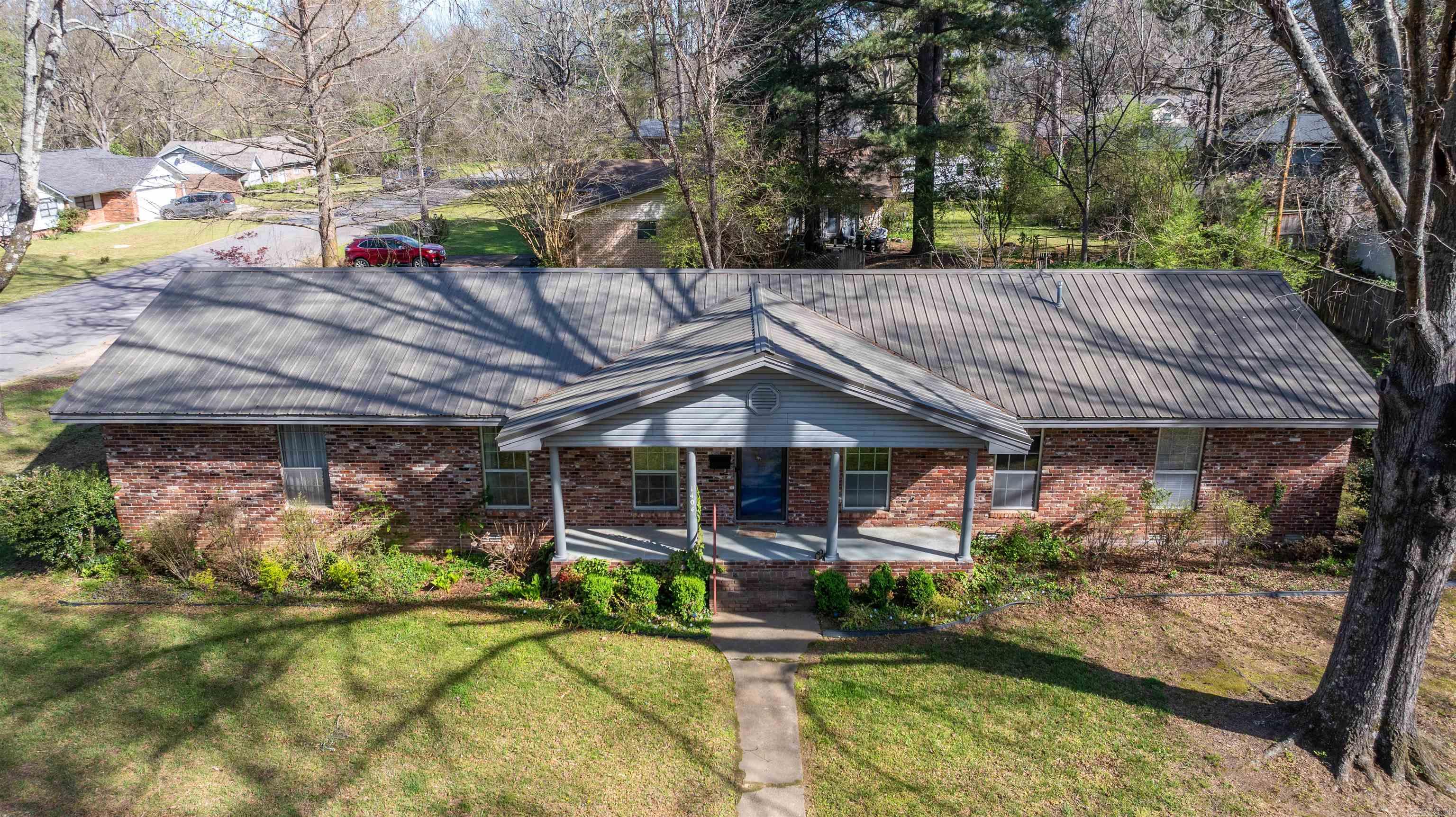 1404 Fox Drive