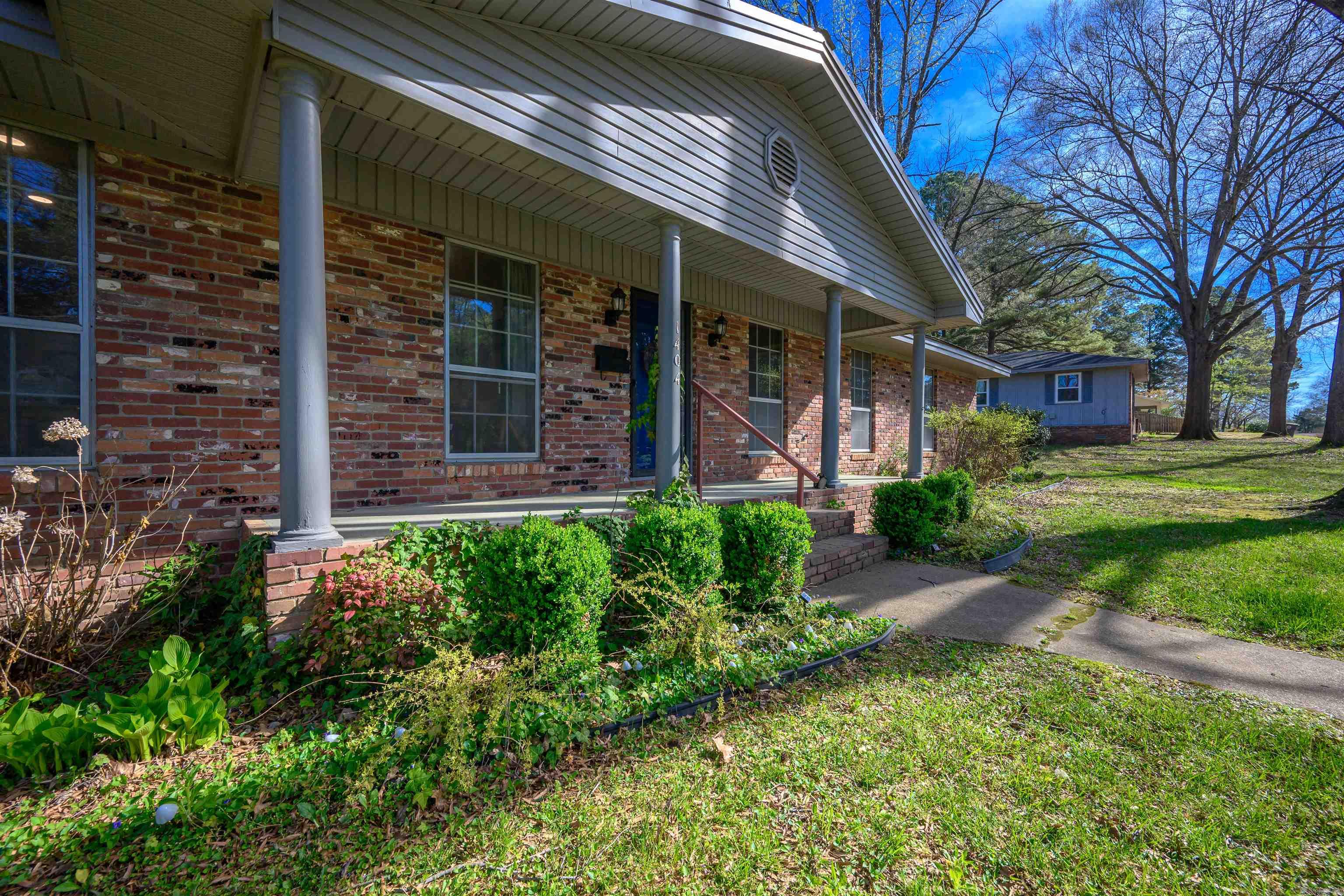 1404 Fox Drive