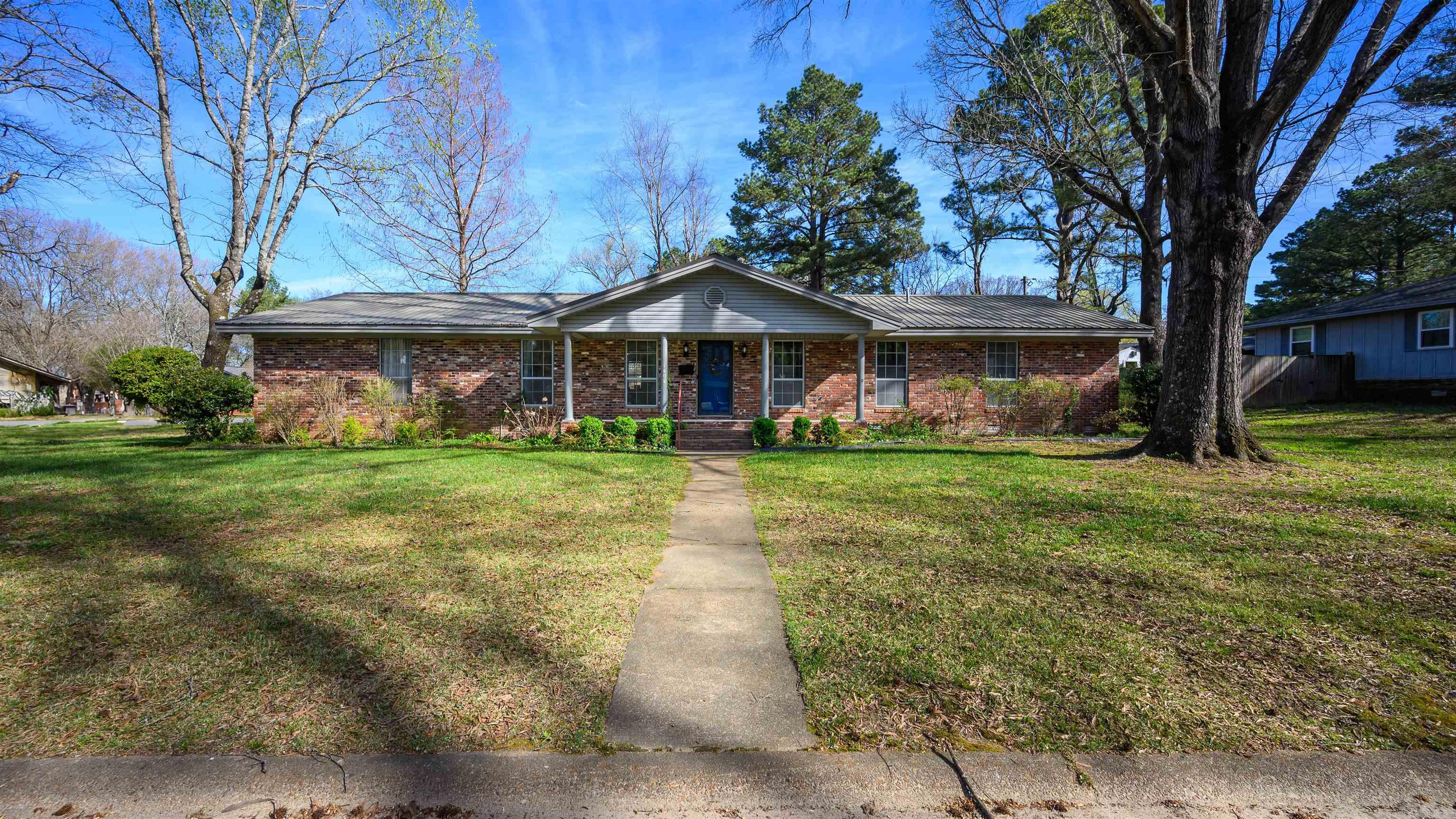 1404 Fox Drive