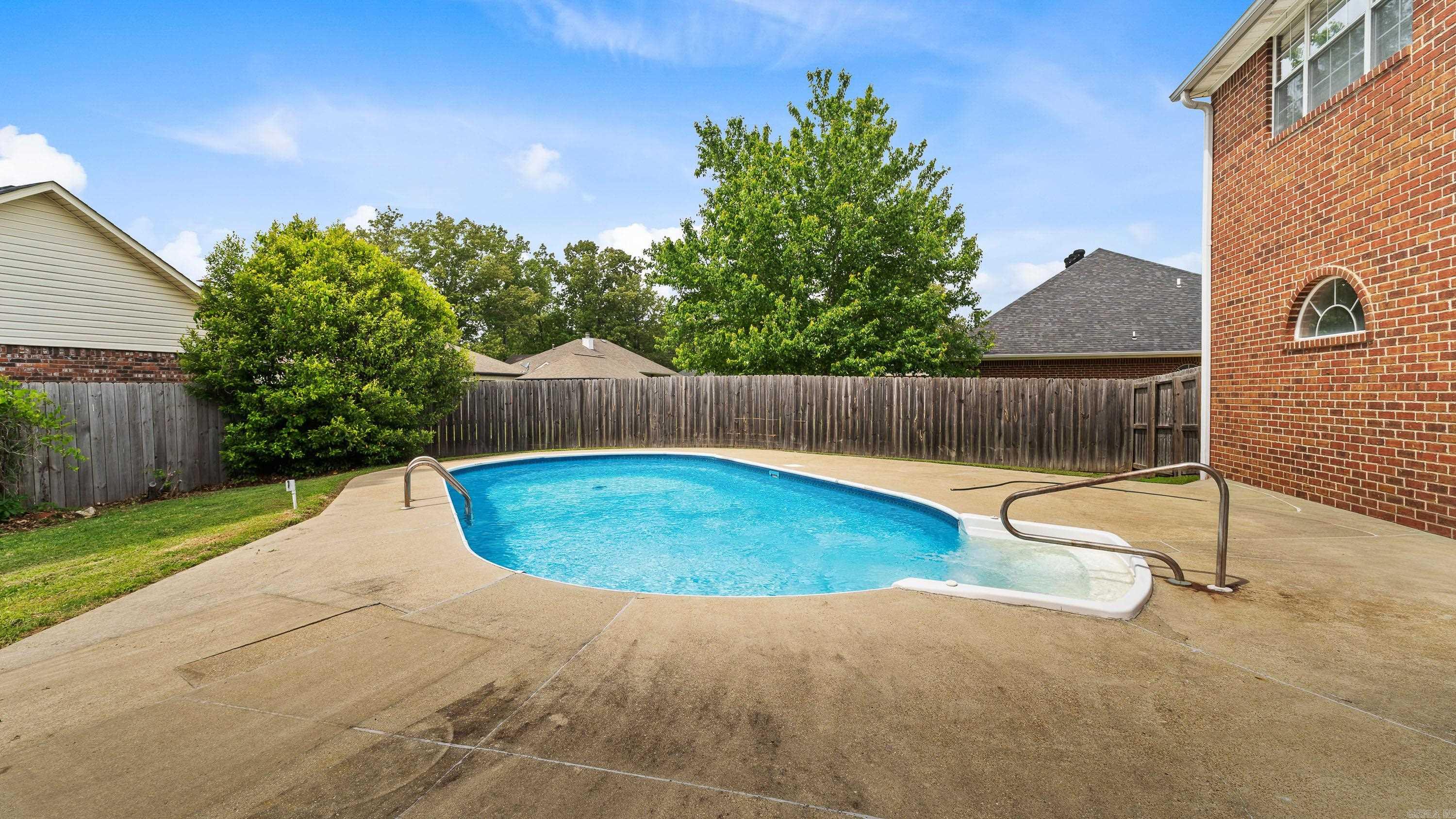 7005 Forest Oak Drive