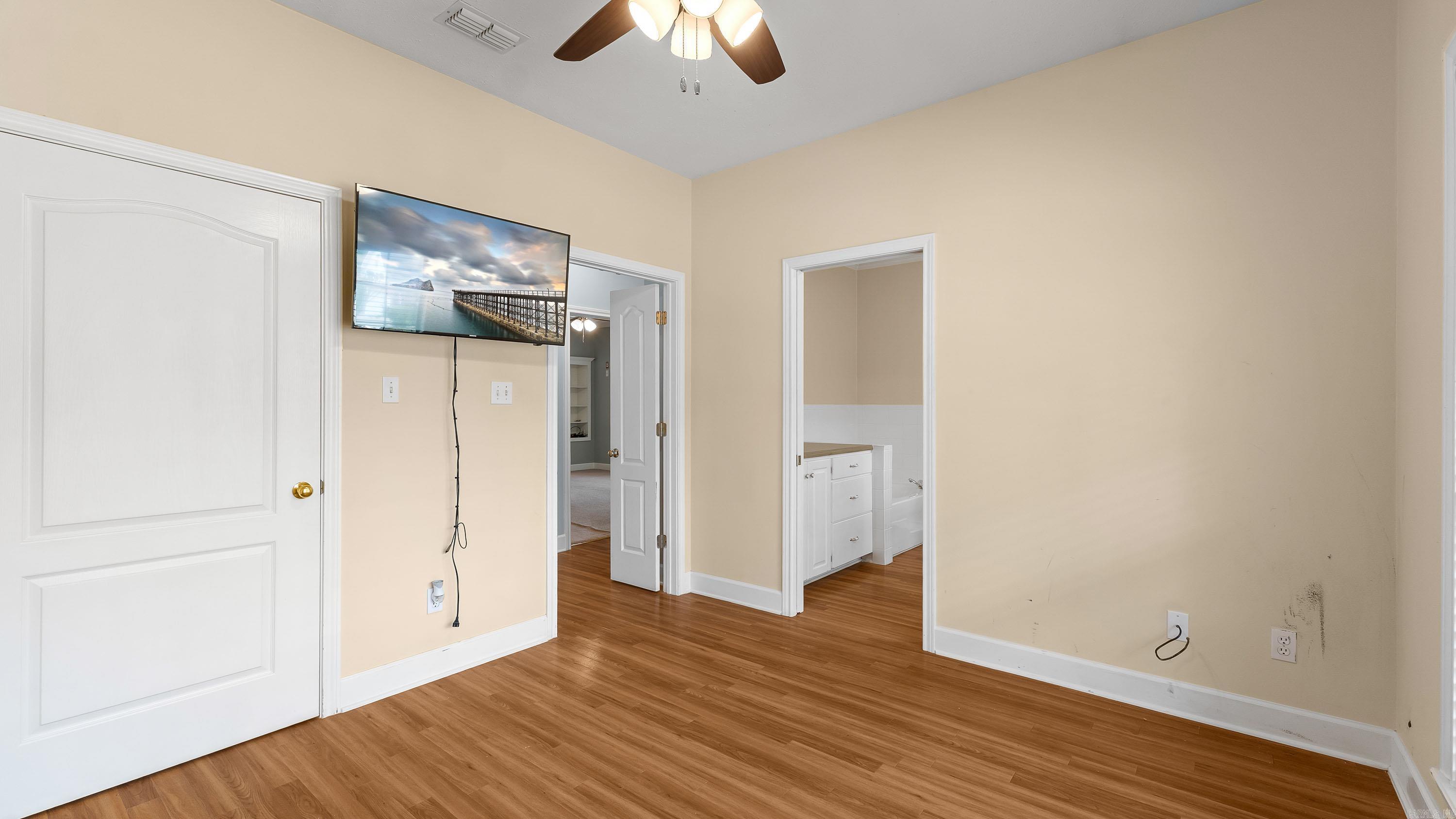 7005 Forest Oak Drive