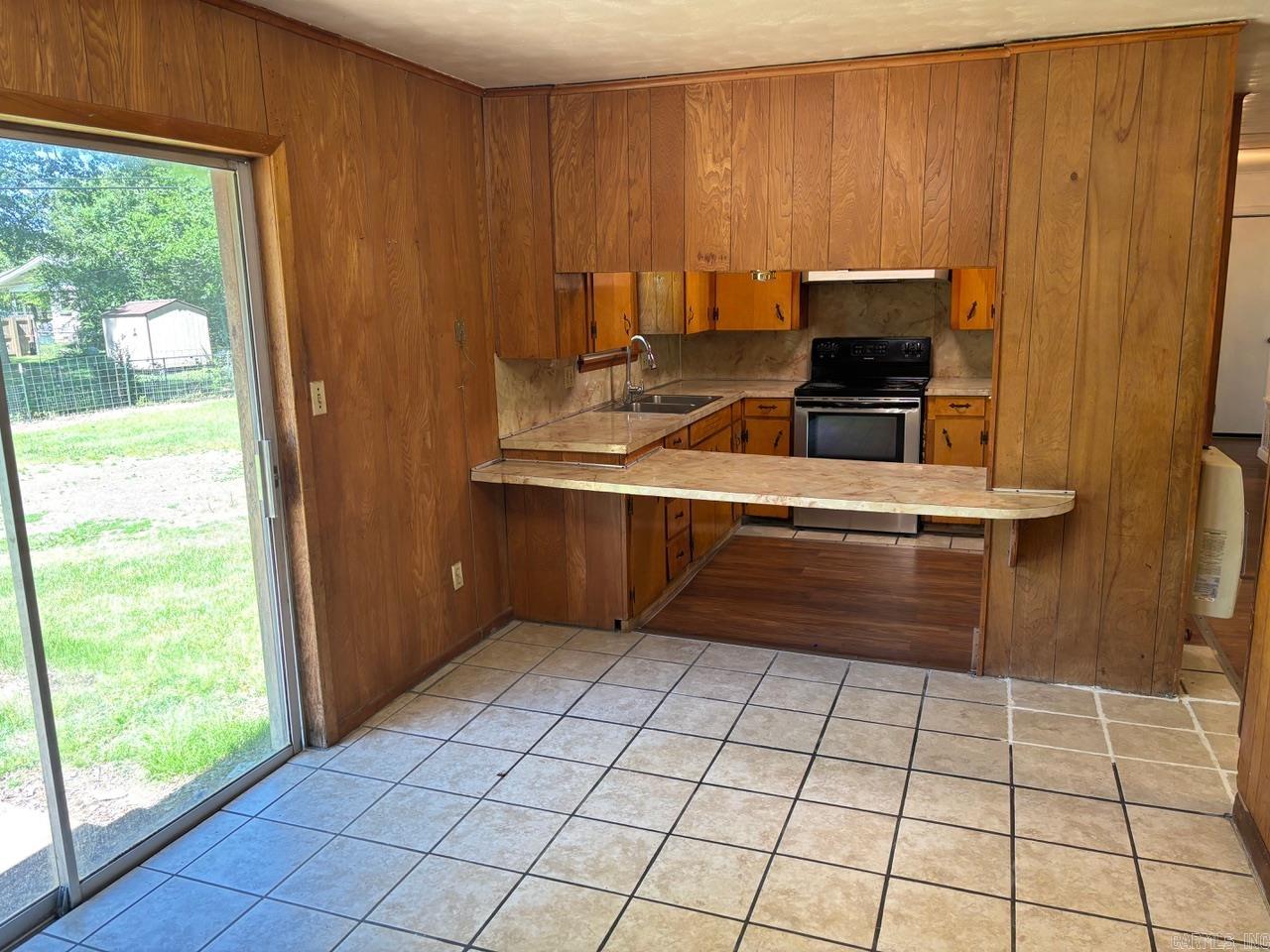128 Cloverdale Blvd