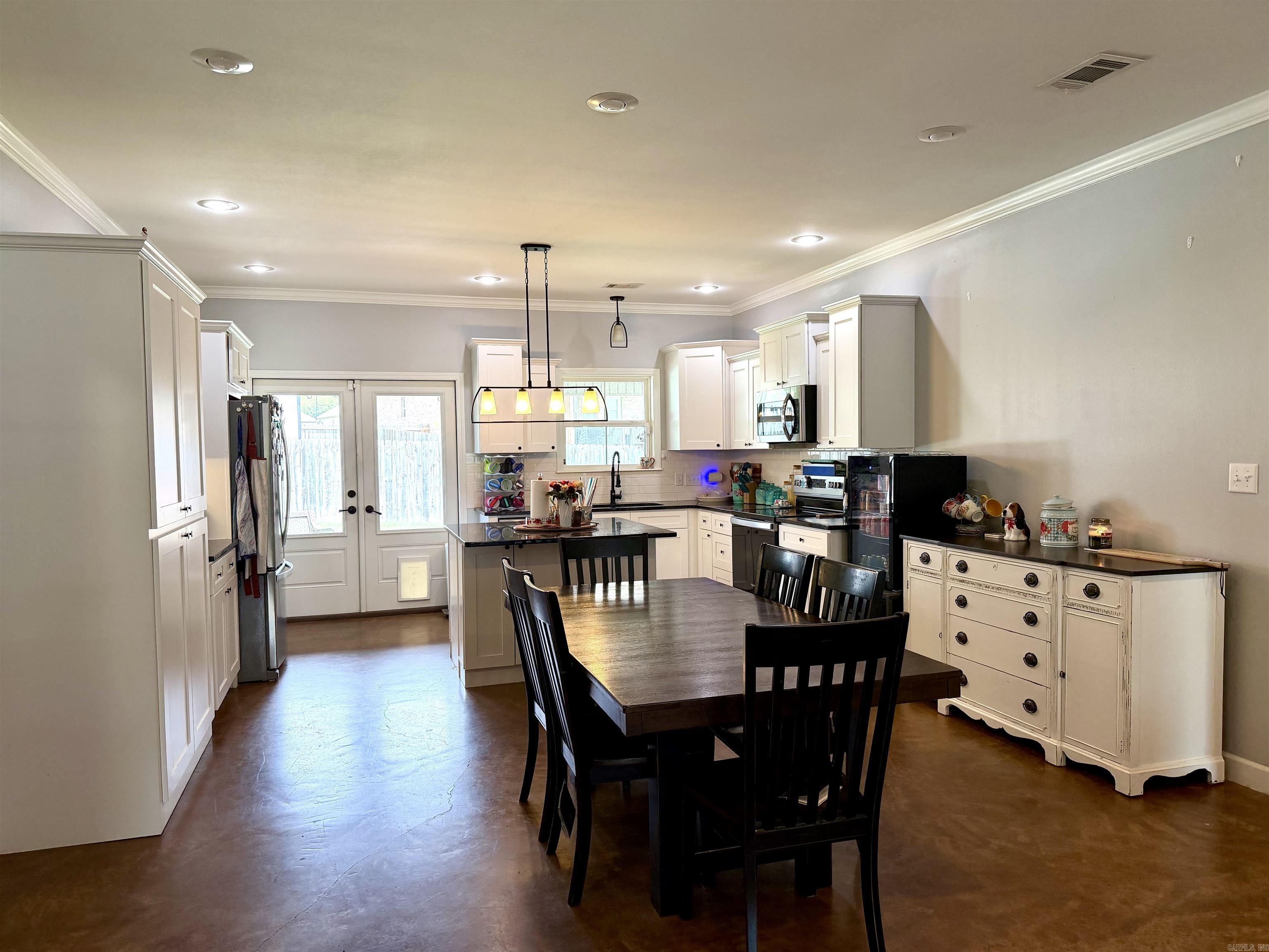804 Laurel Court