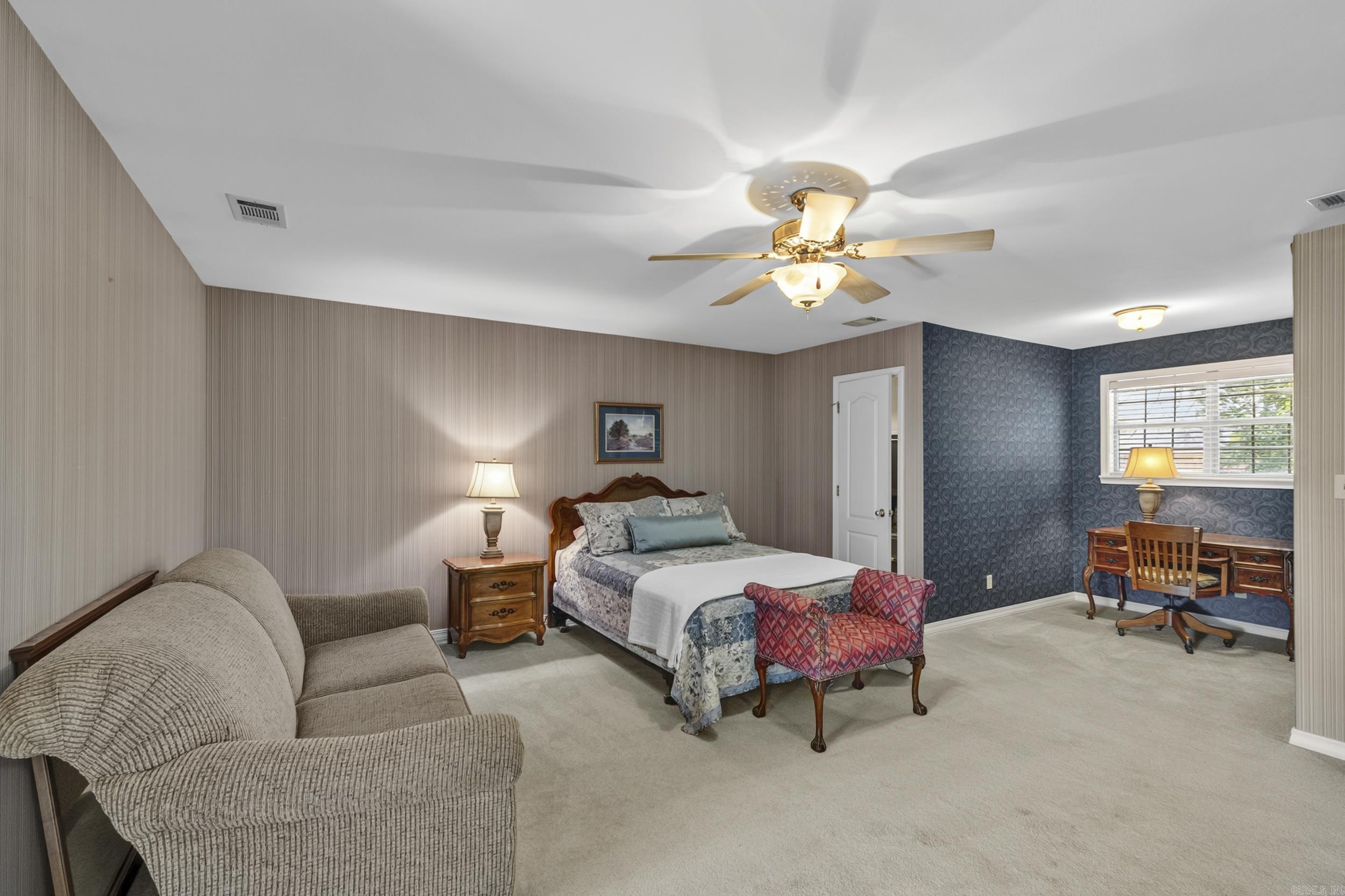 601 Live Oak