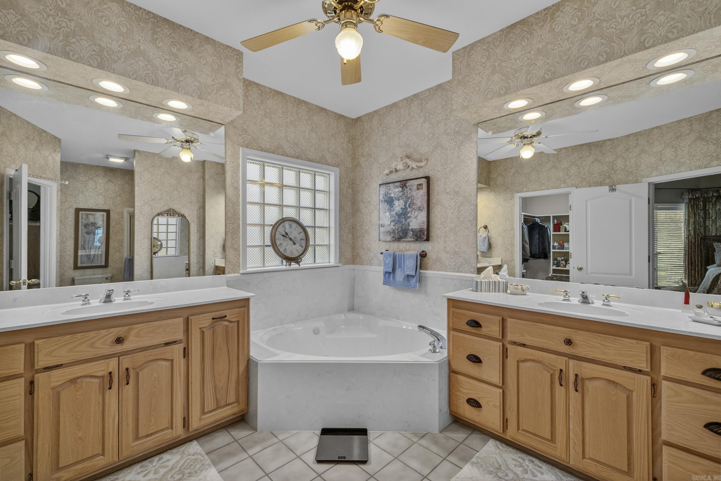 601 Live Oak