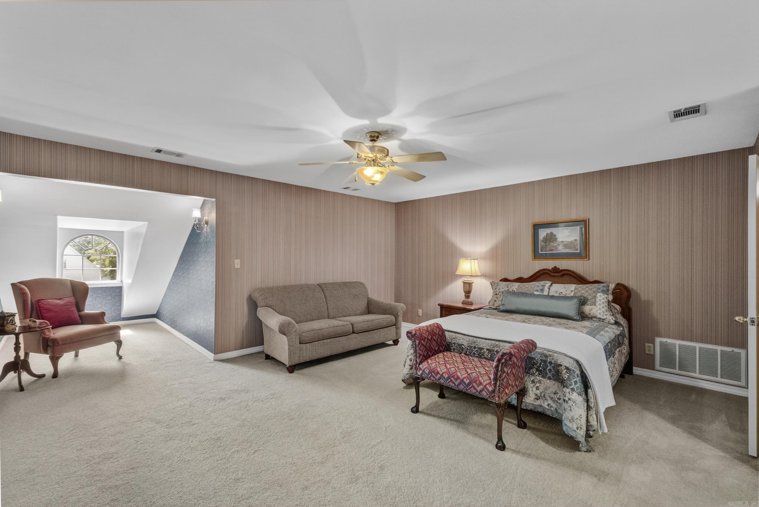 601 Live Oak