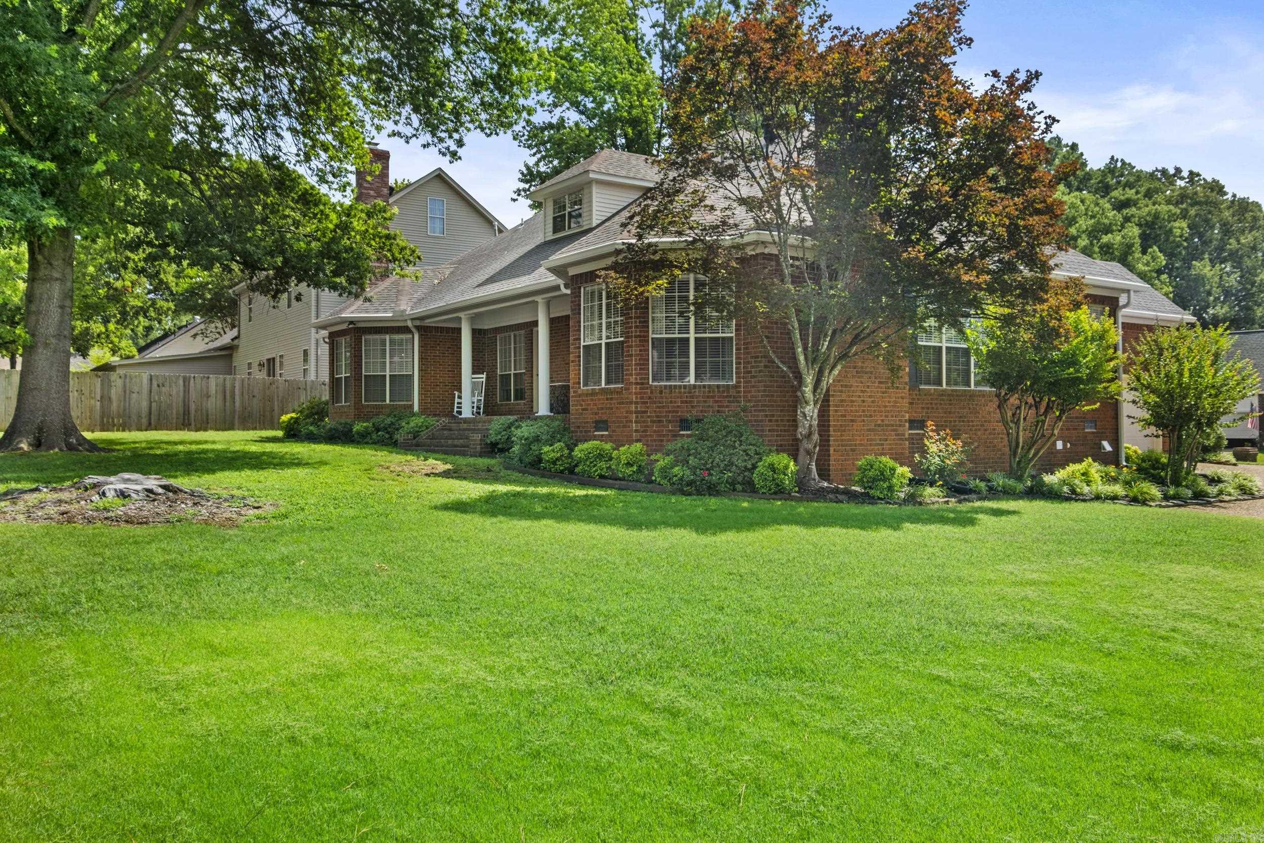 601 Live Oak