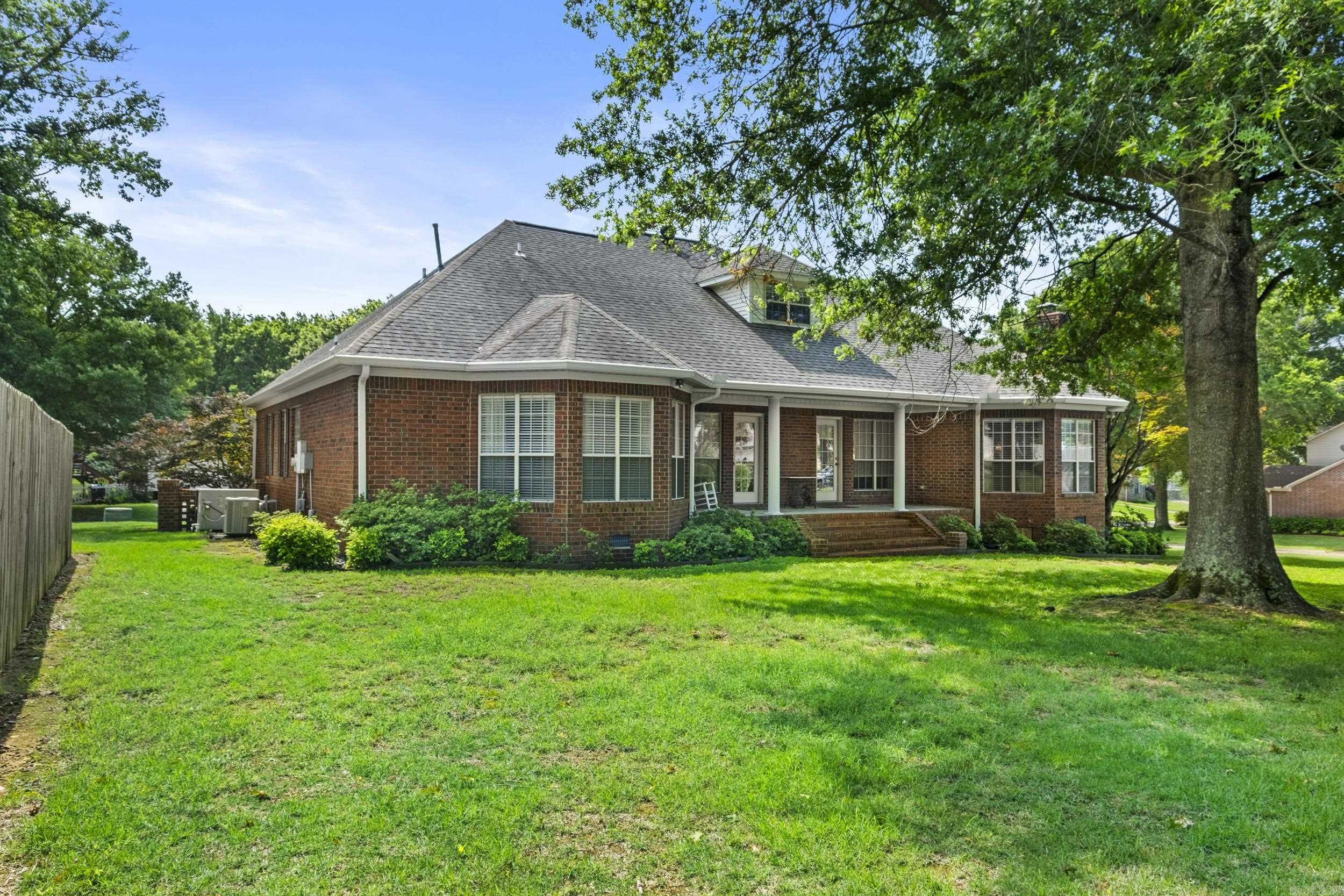 601 Live Oak