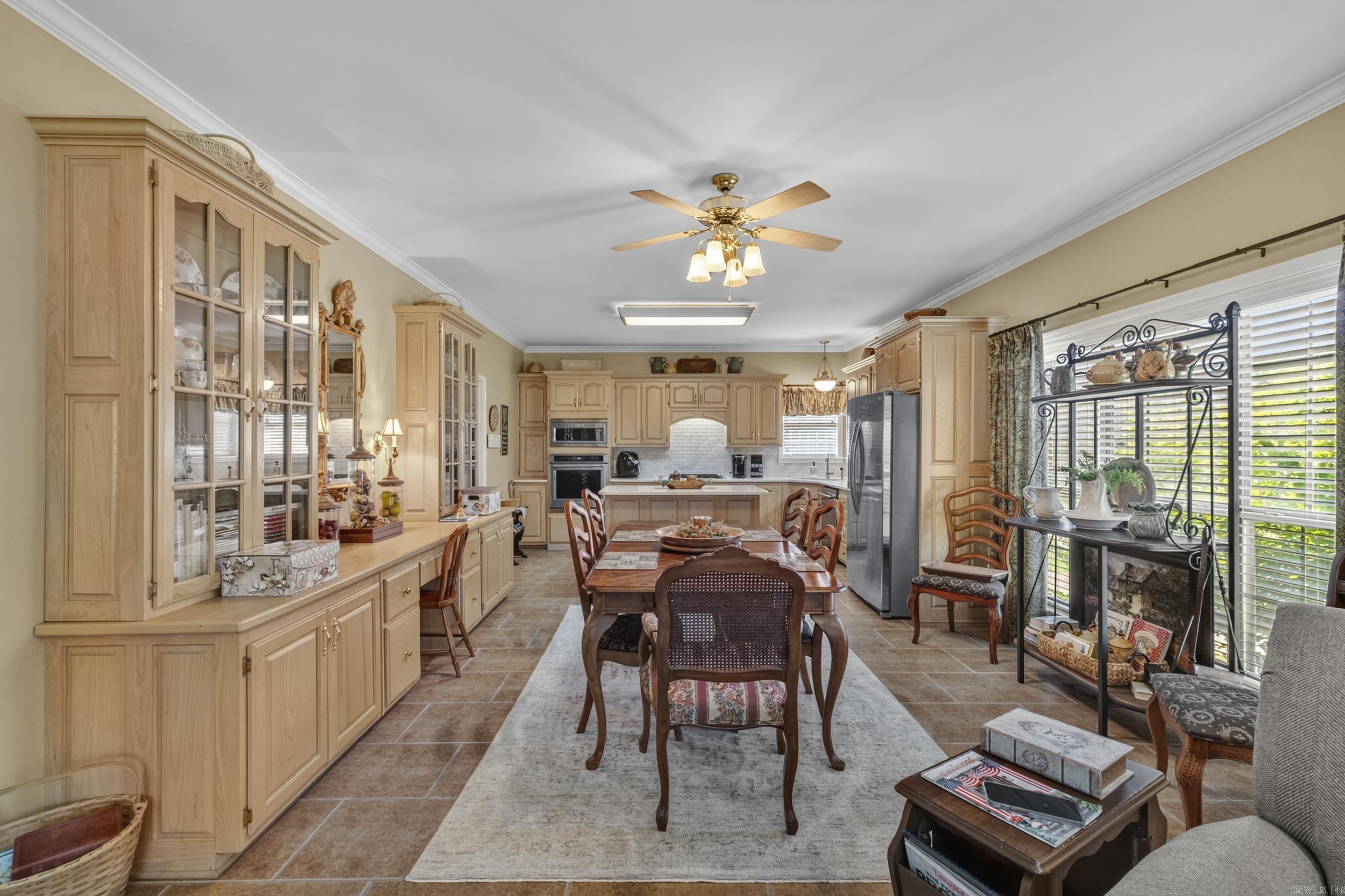 601 Live Oak
