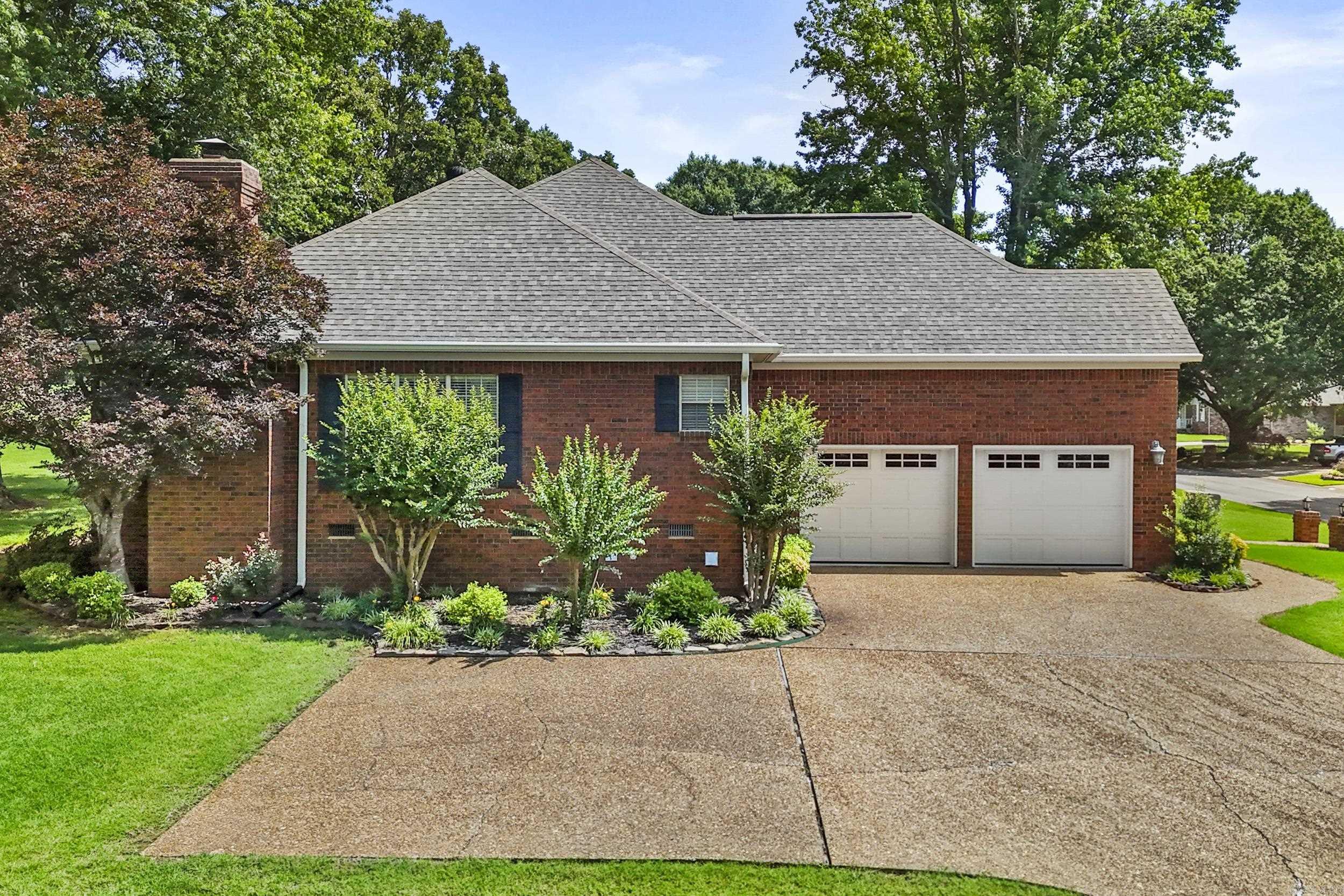 601 Live Oak