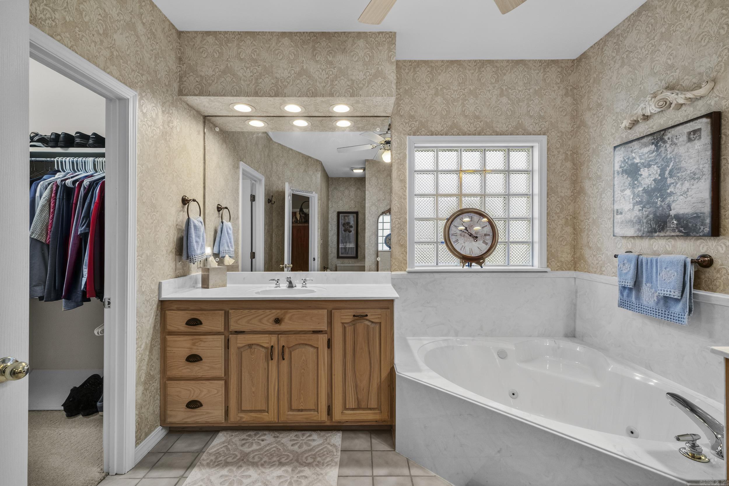 601 Live Oak