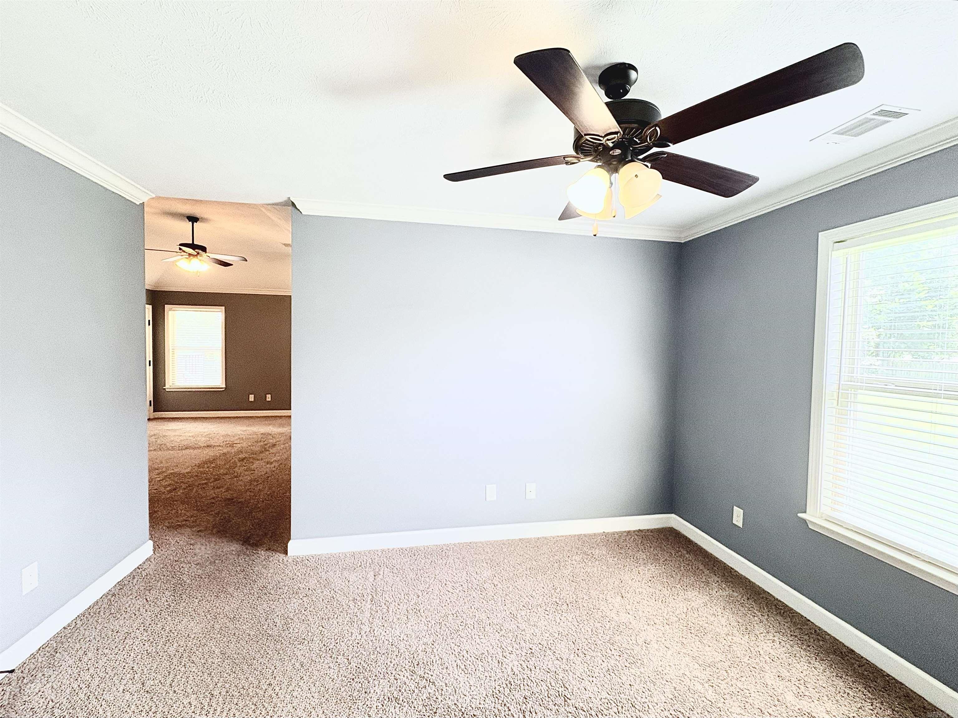 40 Southwind Boulevard