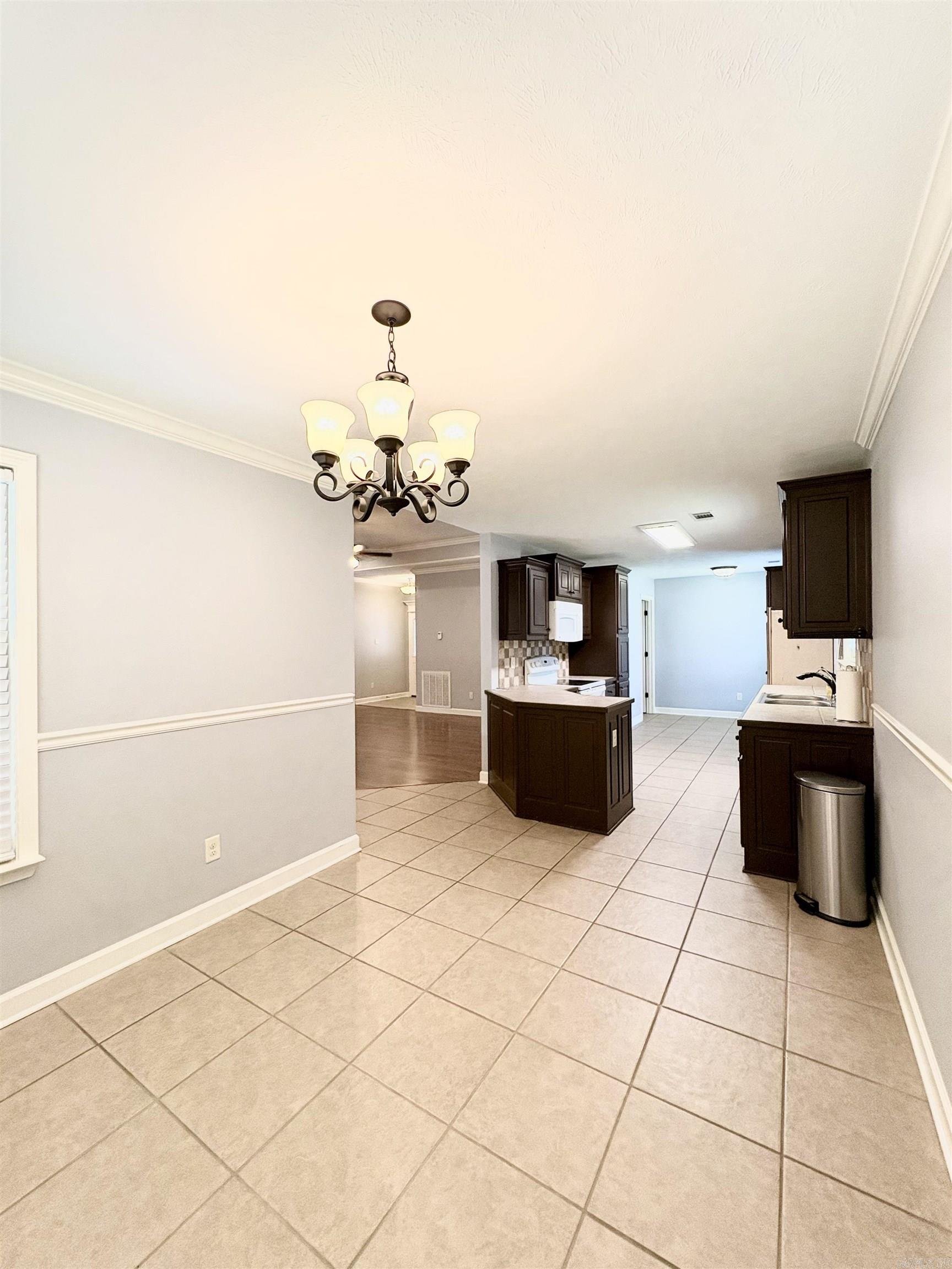 40 Southwind Boulevard