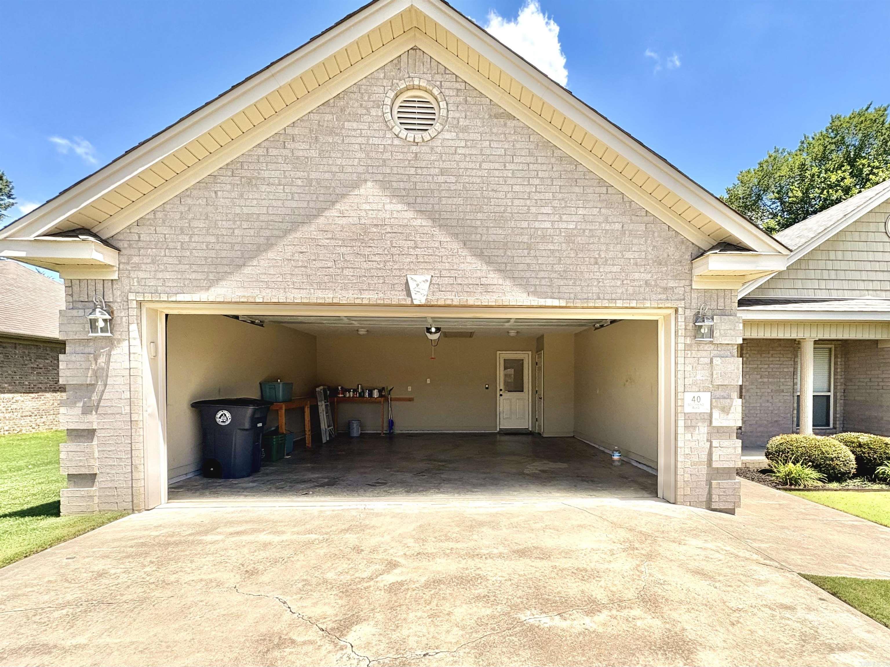 40 Southwind Boulevard