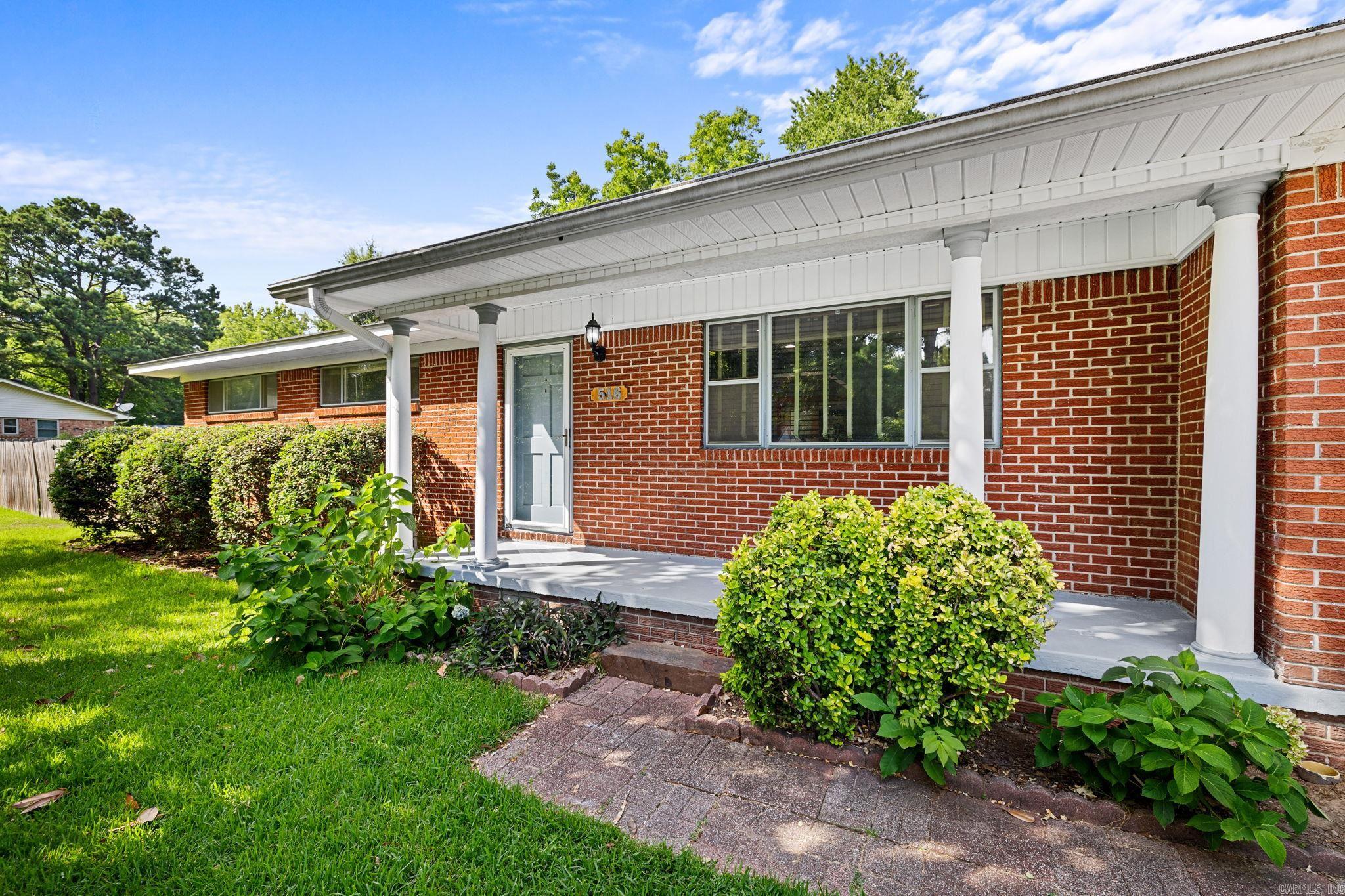 516 E Elm Street