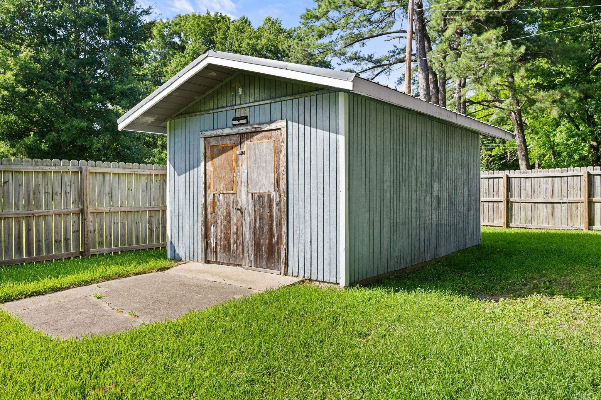 516 E Elm Street