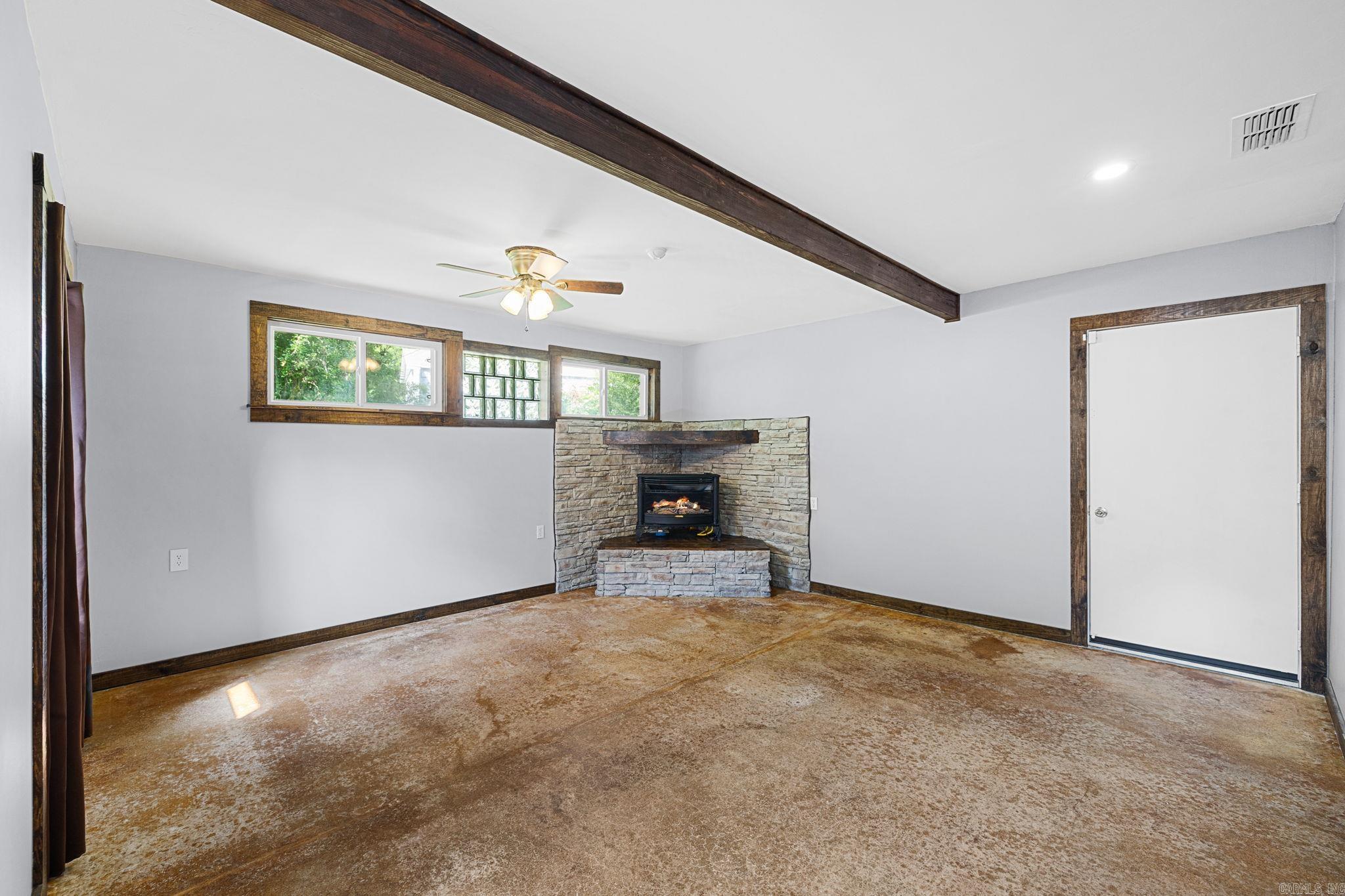 516 E Elm Street