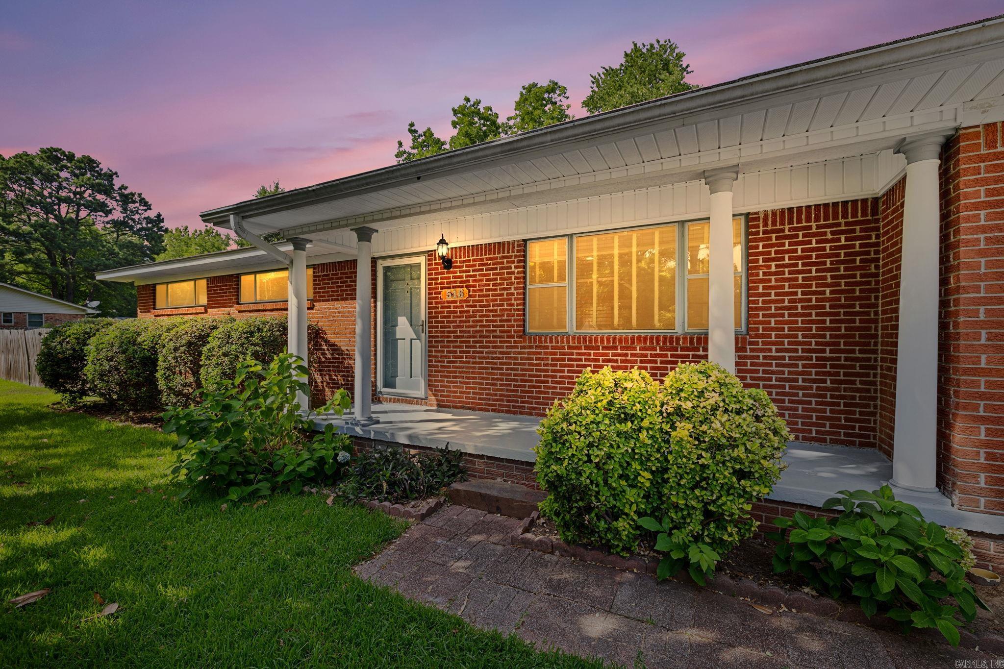 516 E Elm Street