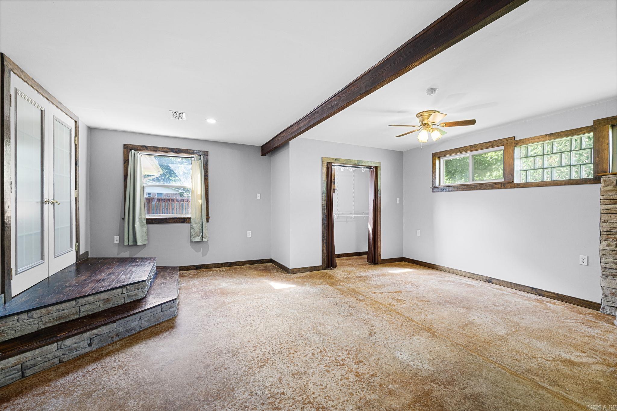 516 E Elm Street