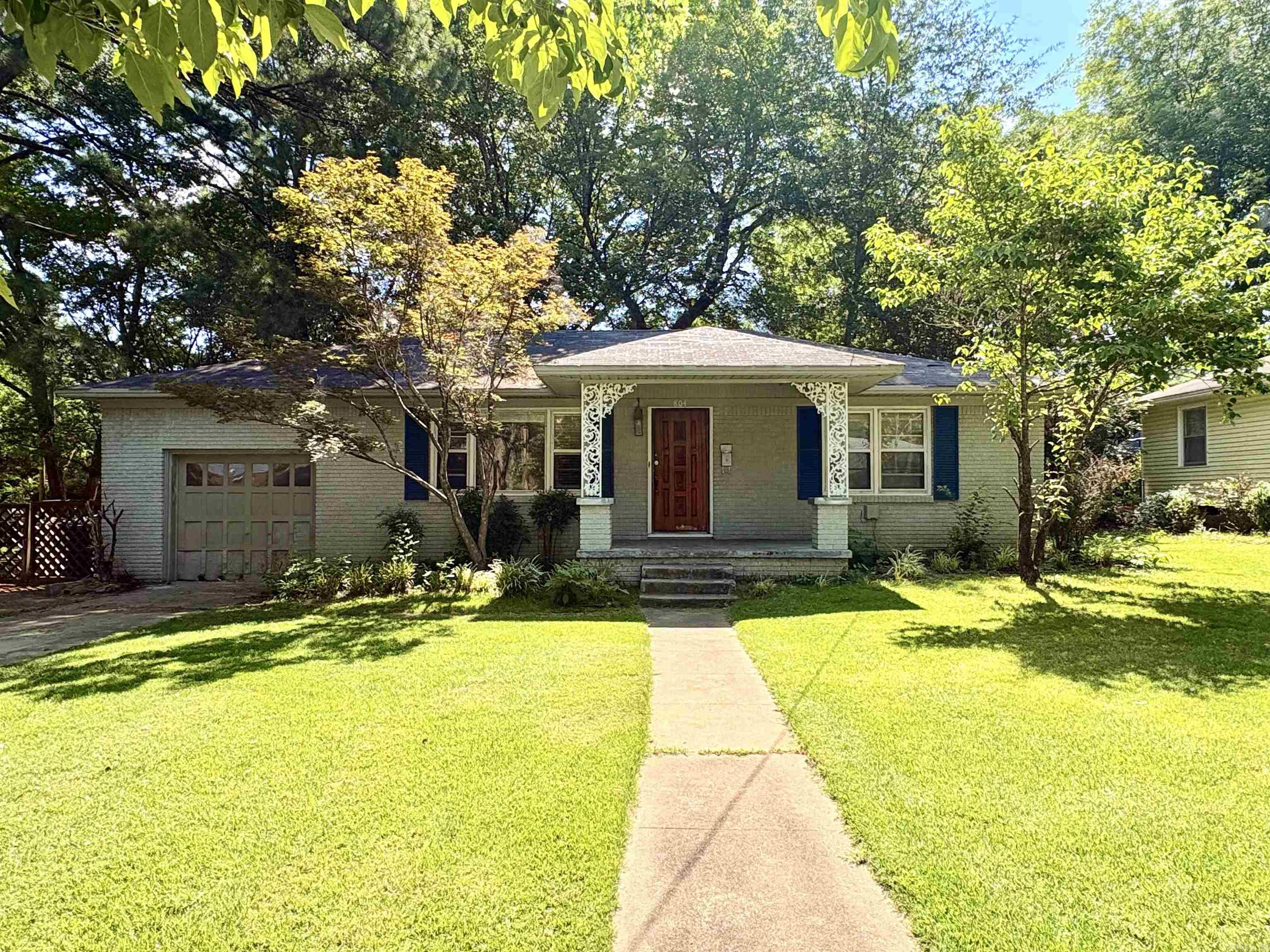 804 N Oak Street