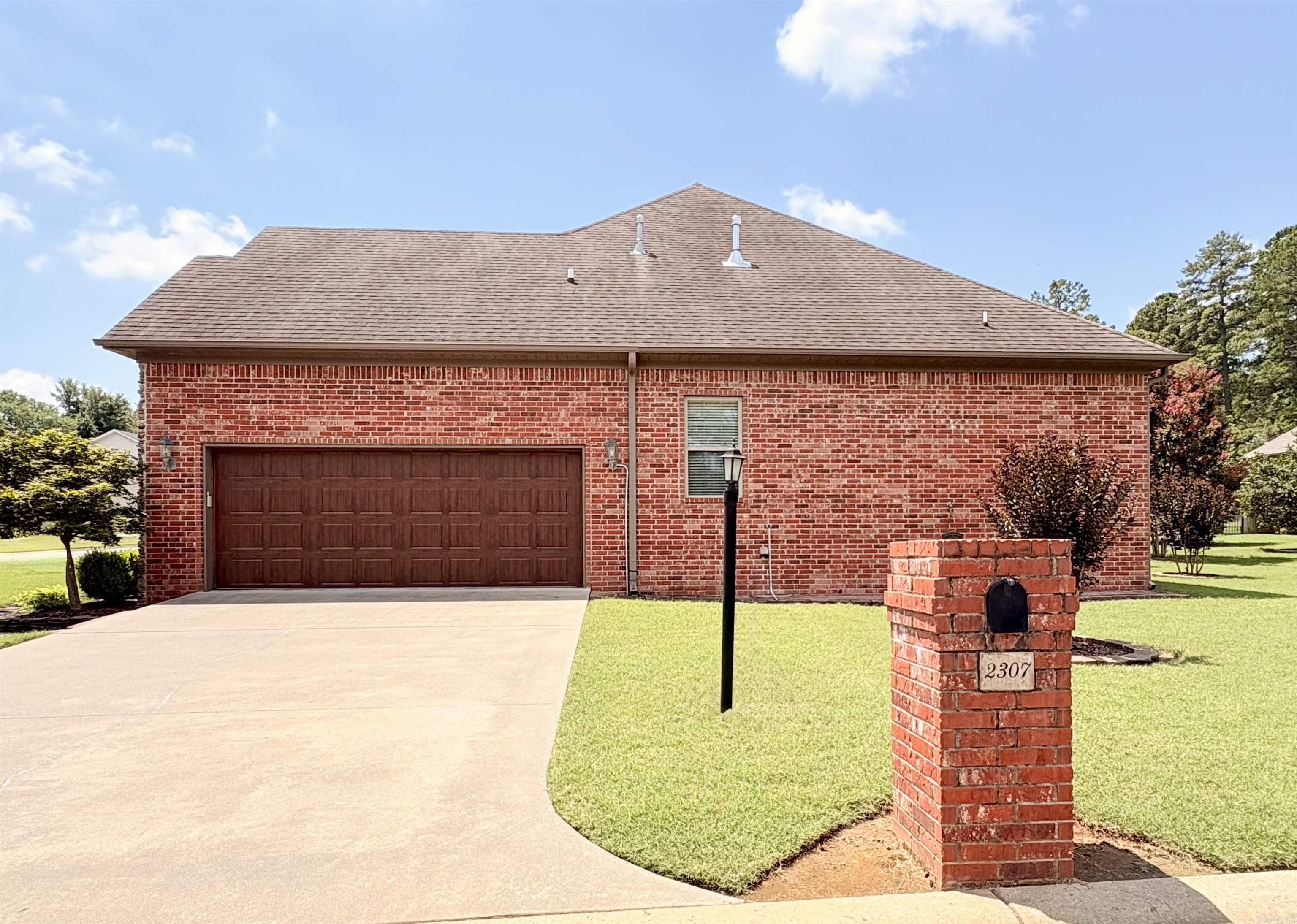 2307 Valley Drive