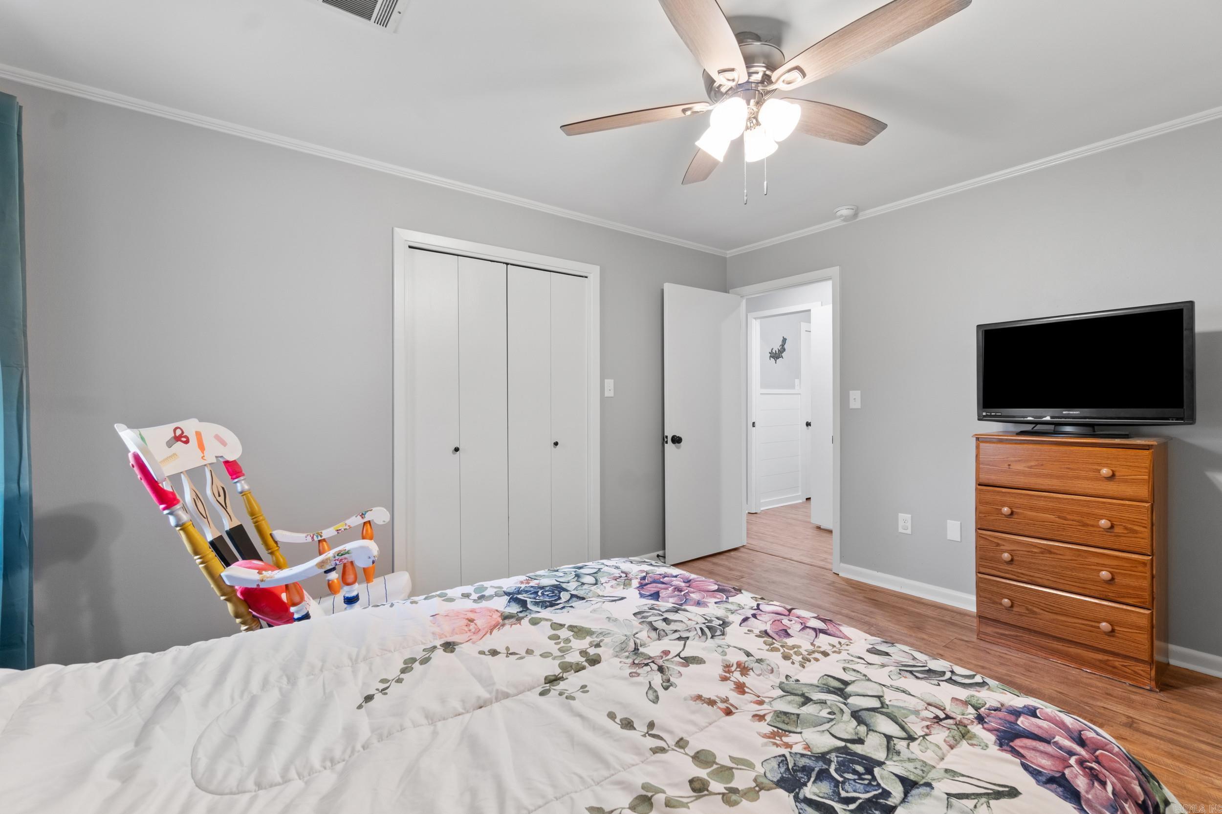 8 Susan Dr
