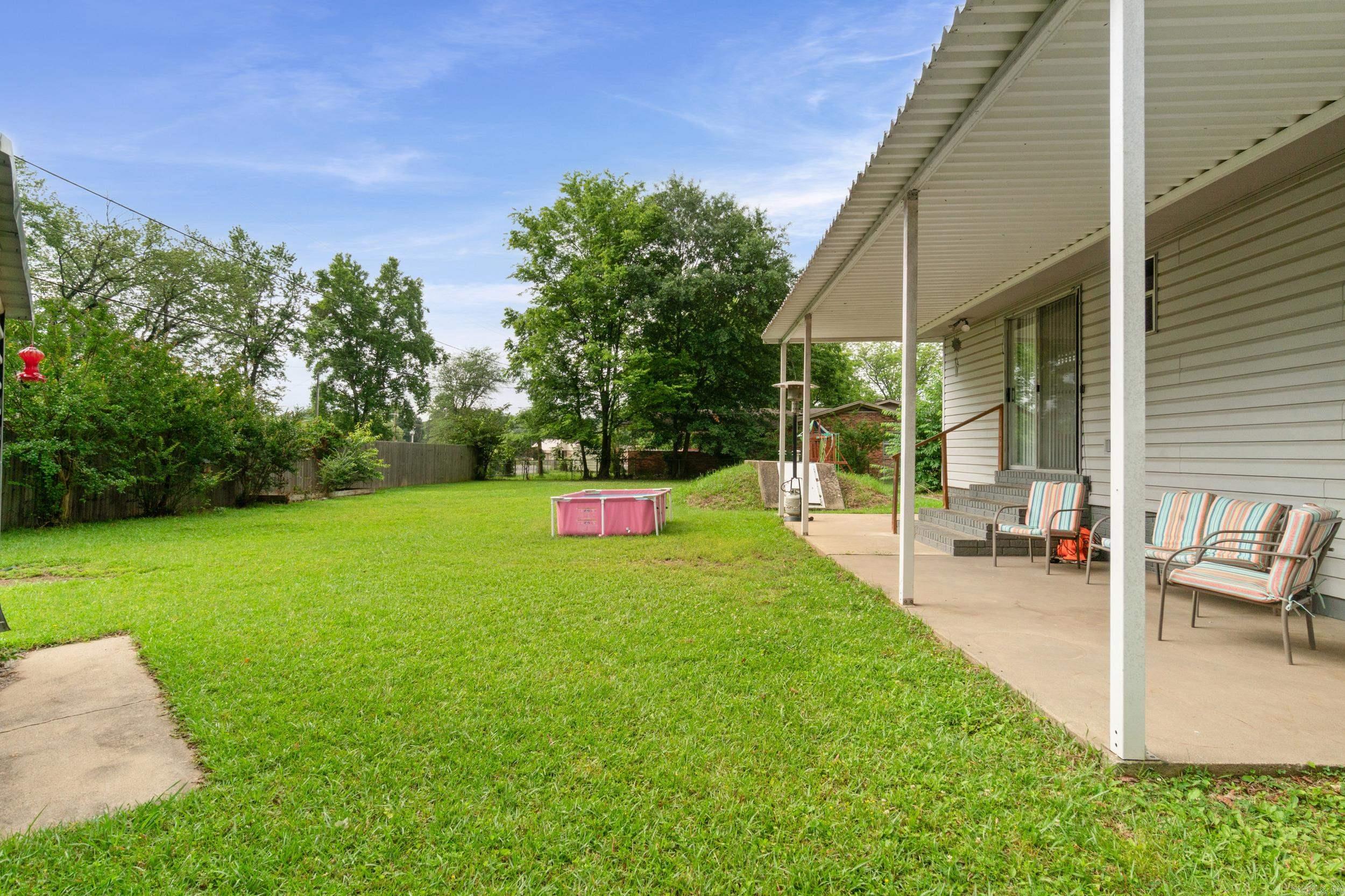 8 Susan Dr