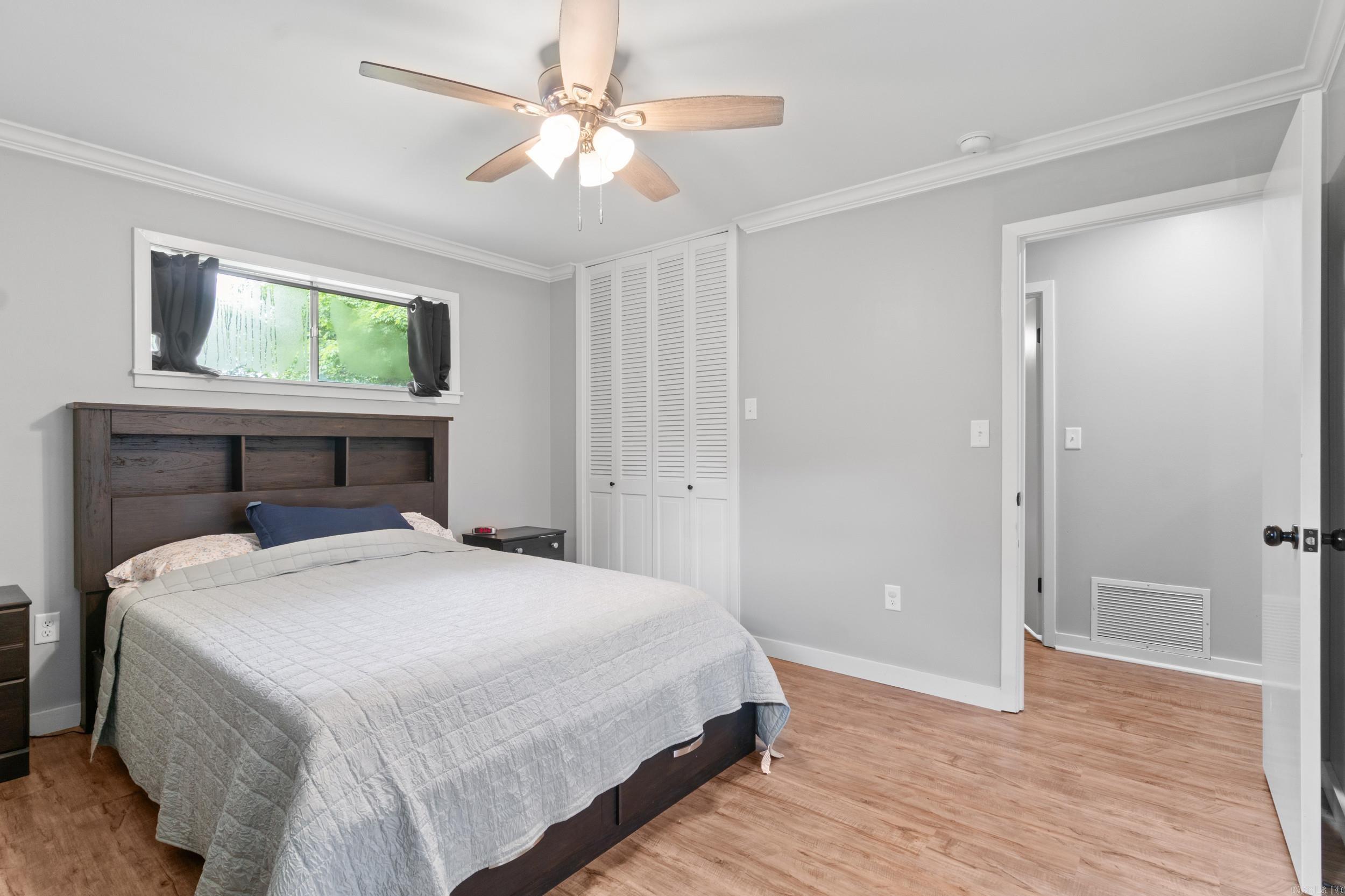 8 Susan Dr