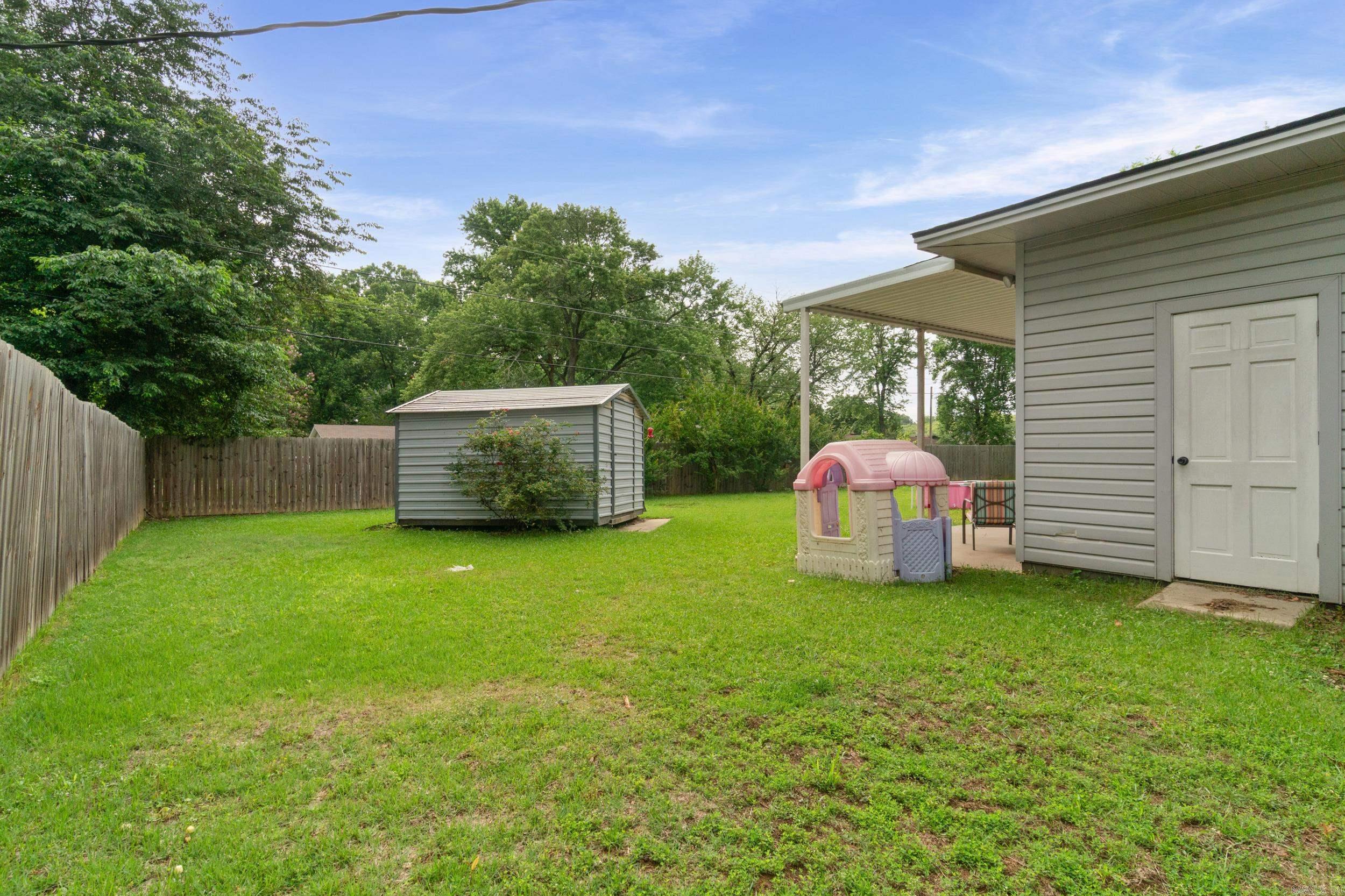 8 Susan Dr
