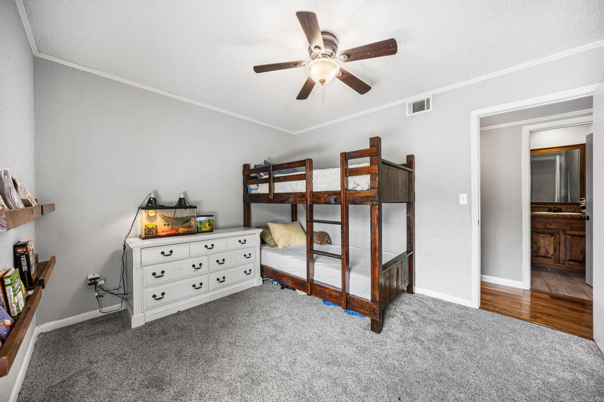 18 Sherwood Loop