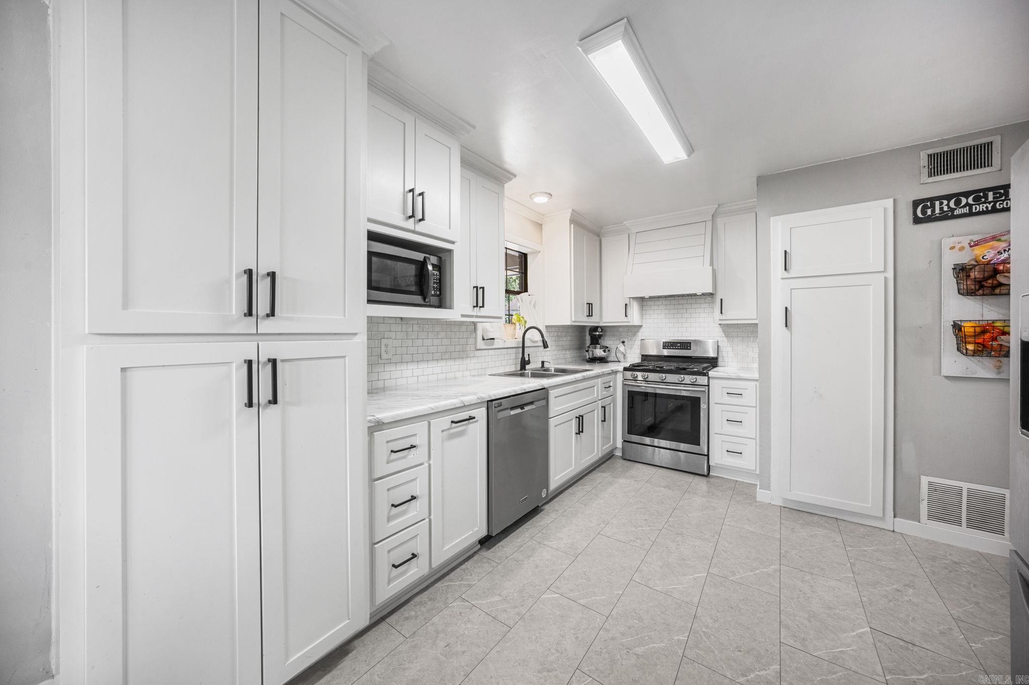 18 Sherwood Loop