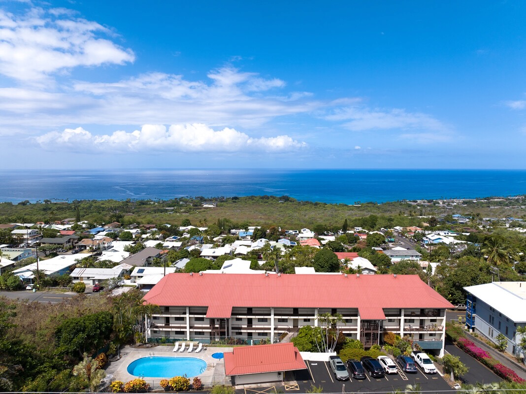 77-6585 SEAVIEW CIRCLE 206