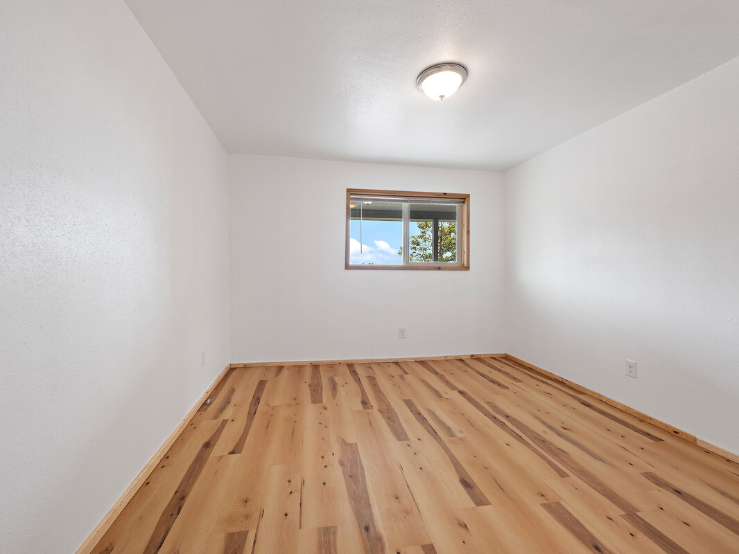 92-8215 BAMBOO LN