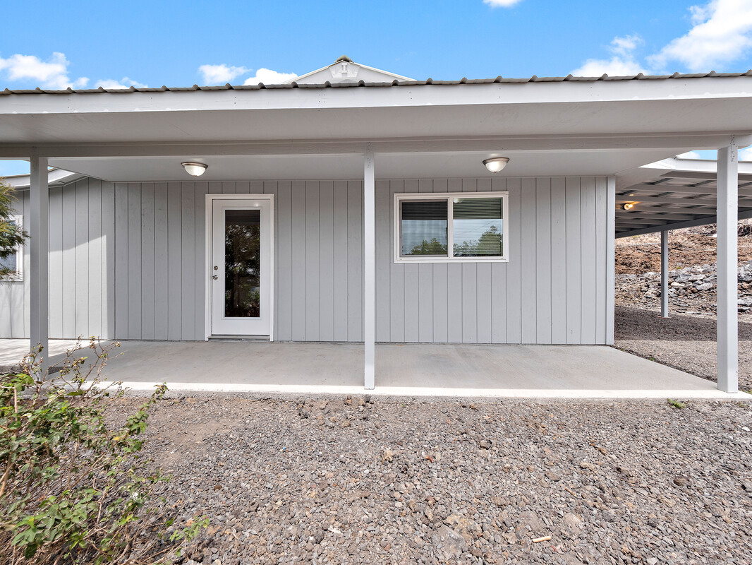 92-8215 BAMBOO LN