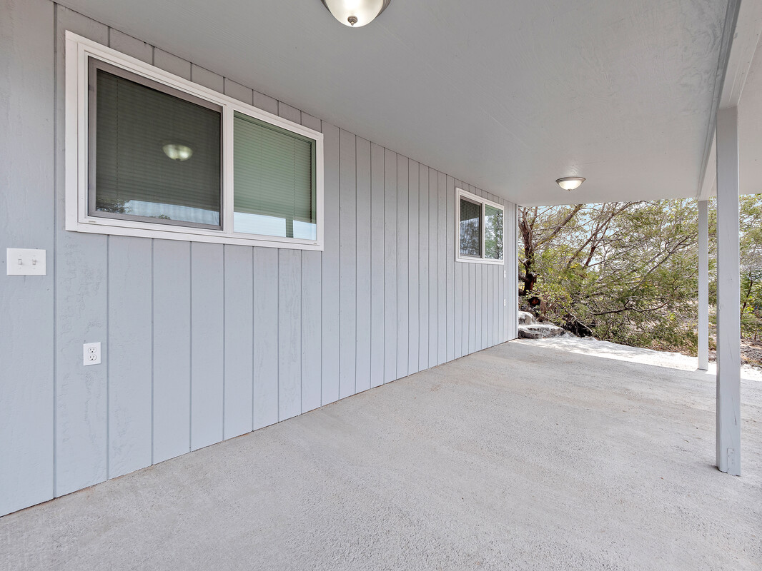 92-8215 BAMBOO LN