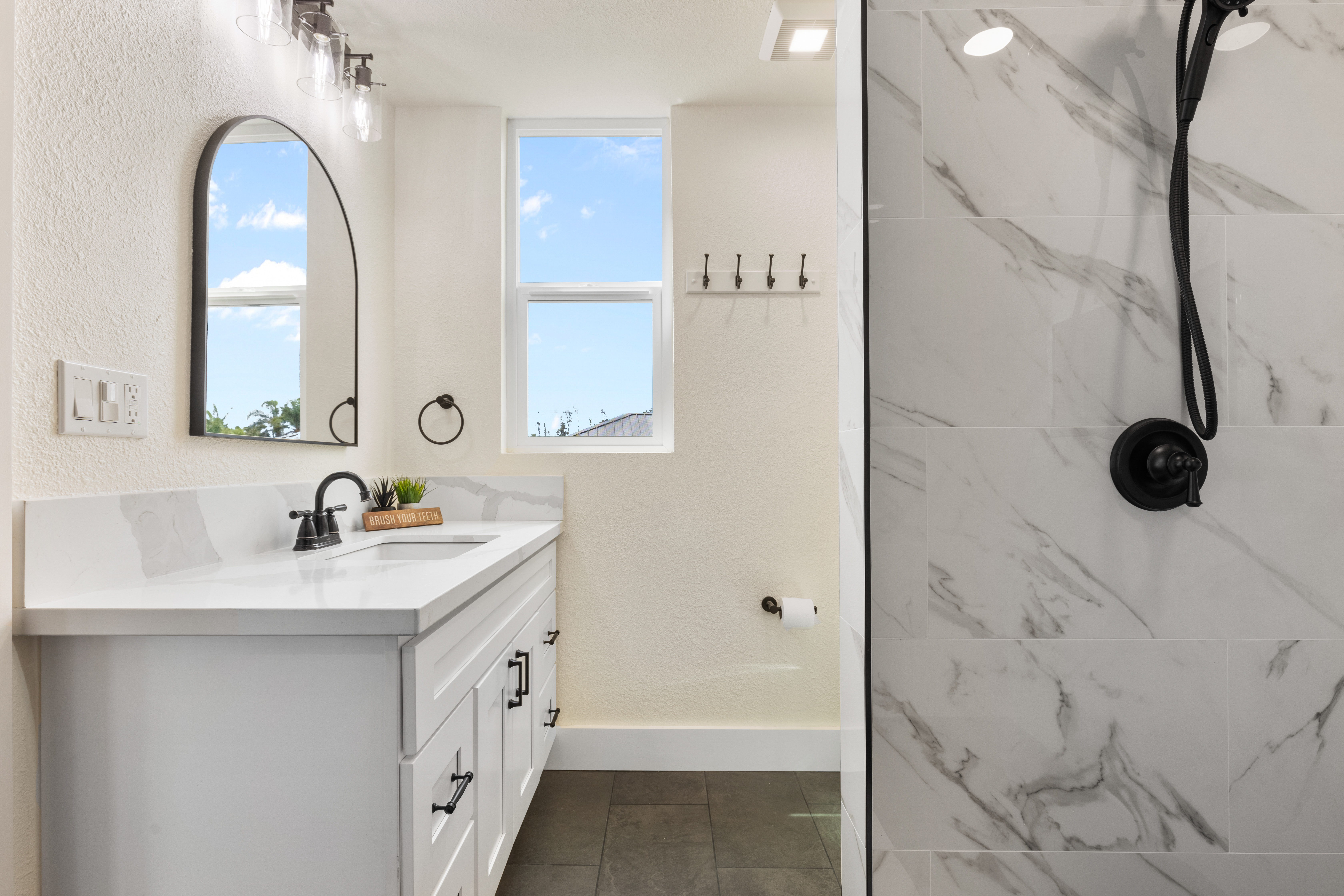 16-2078 MAUNA KEA DR