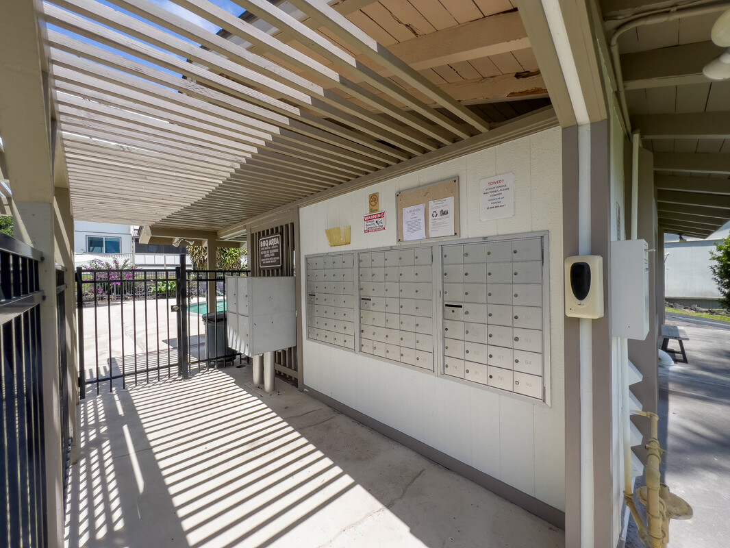 74-5618 PALANI RD L8