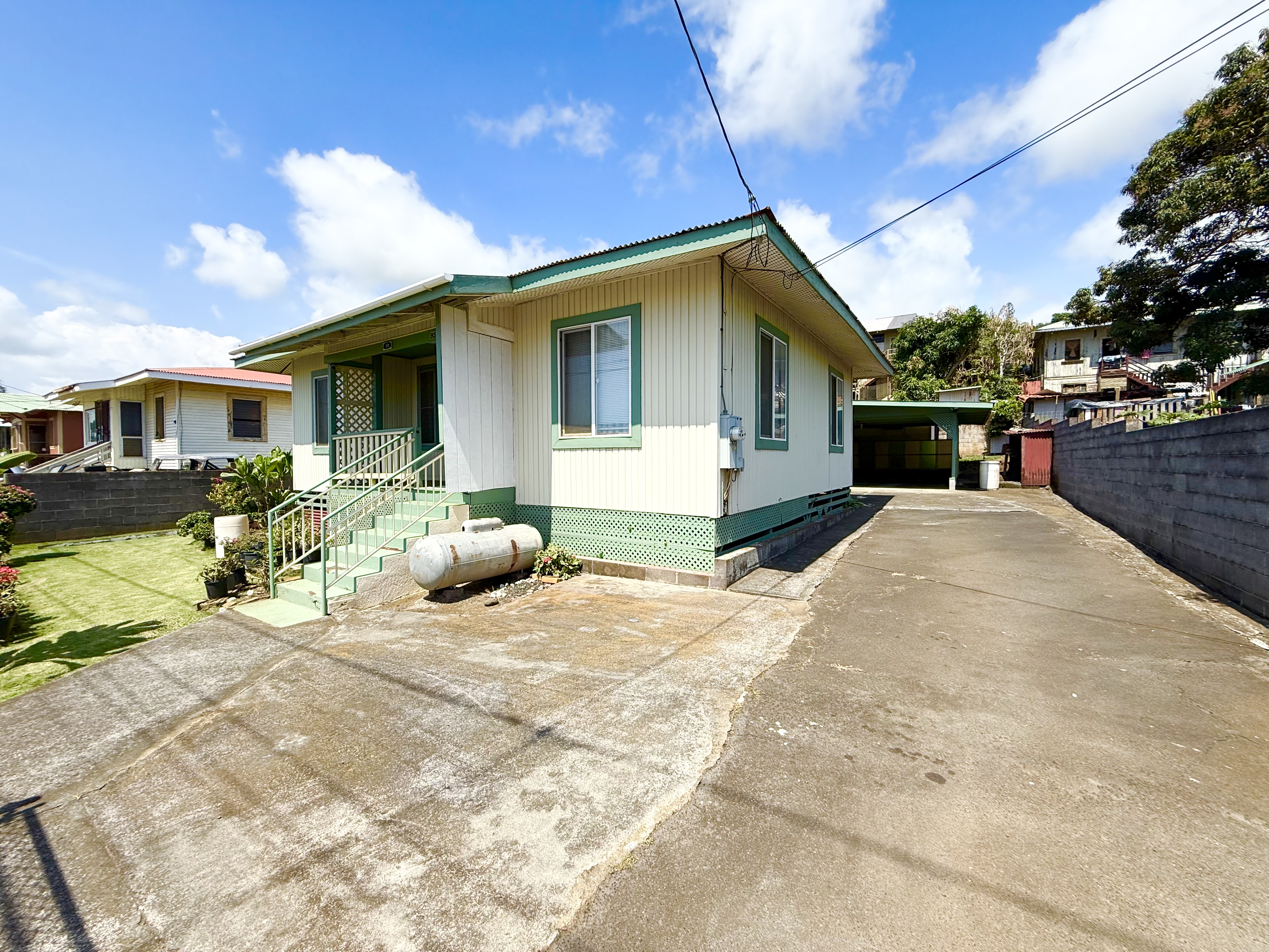 95-5576 LOKELANI ST
