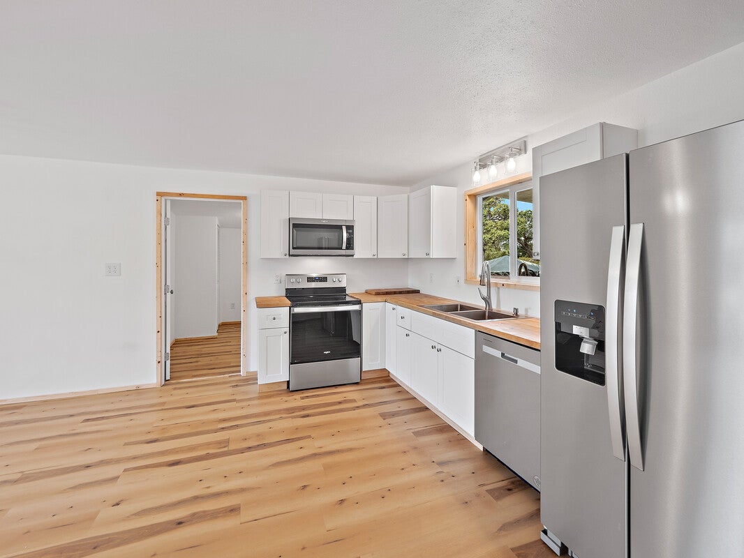 92-8215 BAMBOO LN