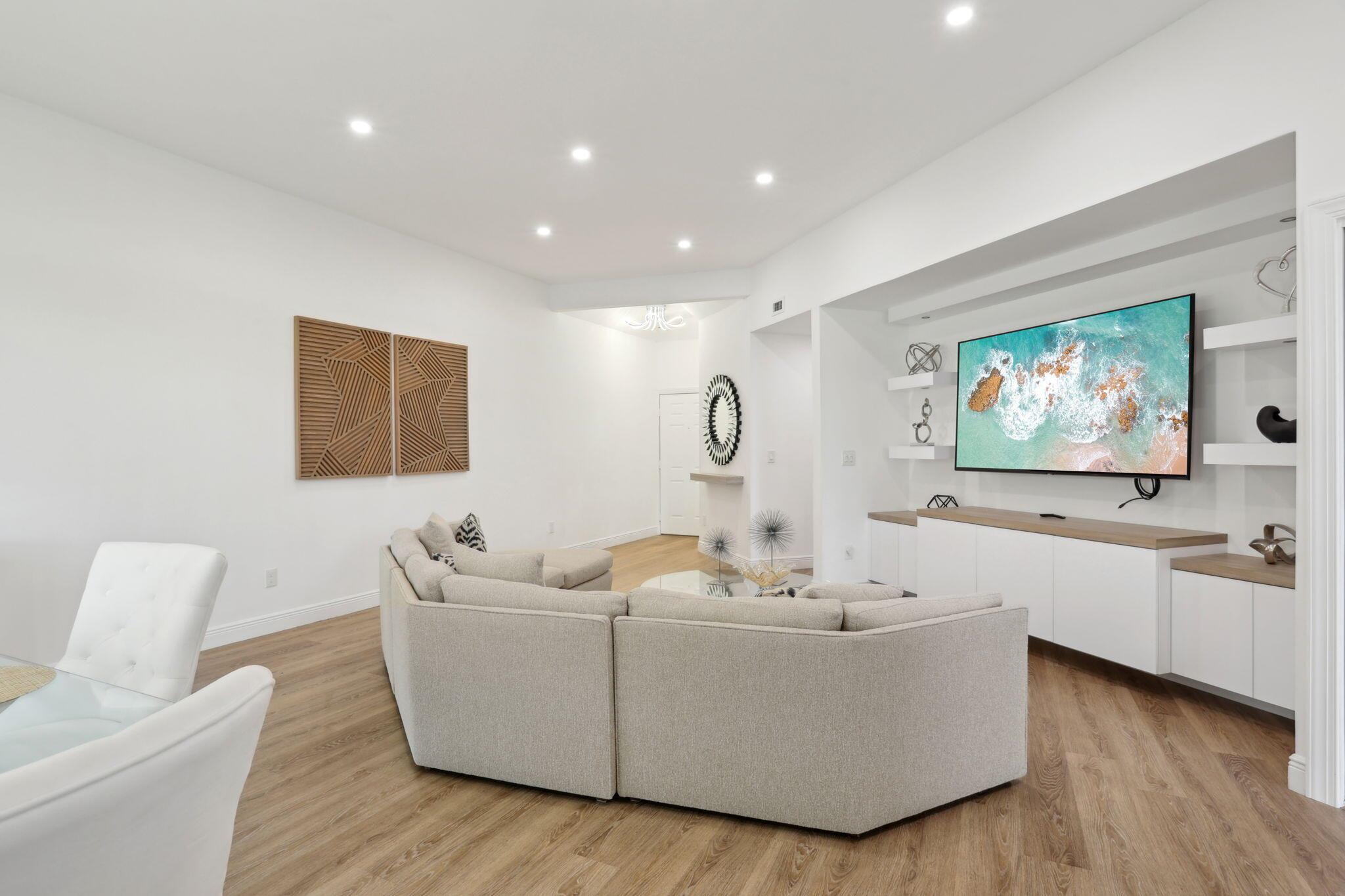 7460 La Paz Boulevard 106