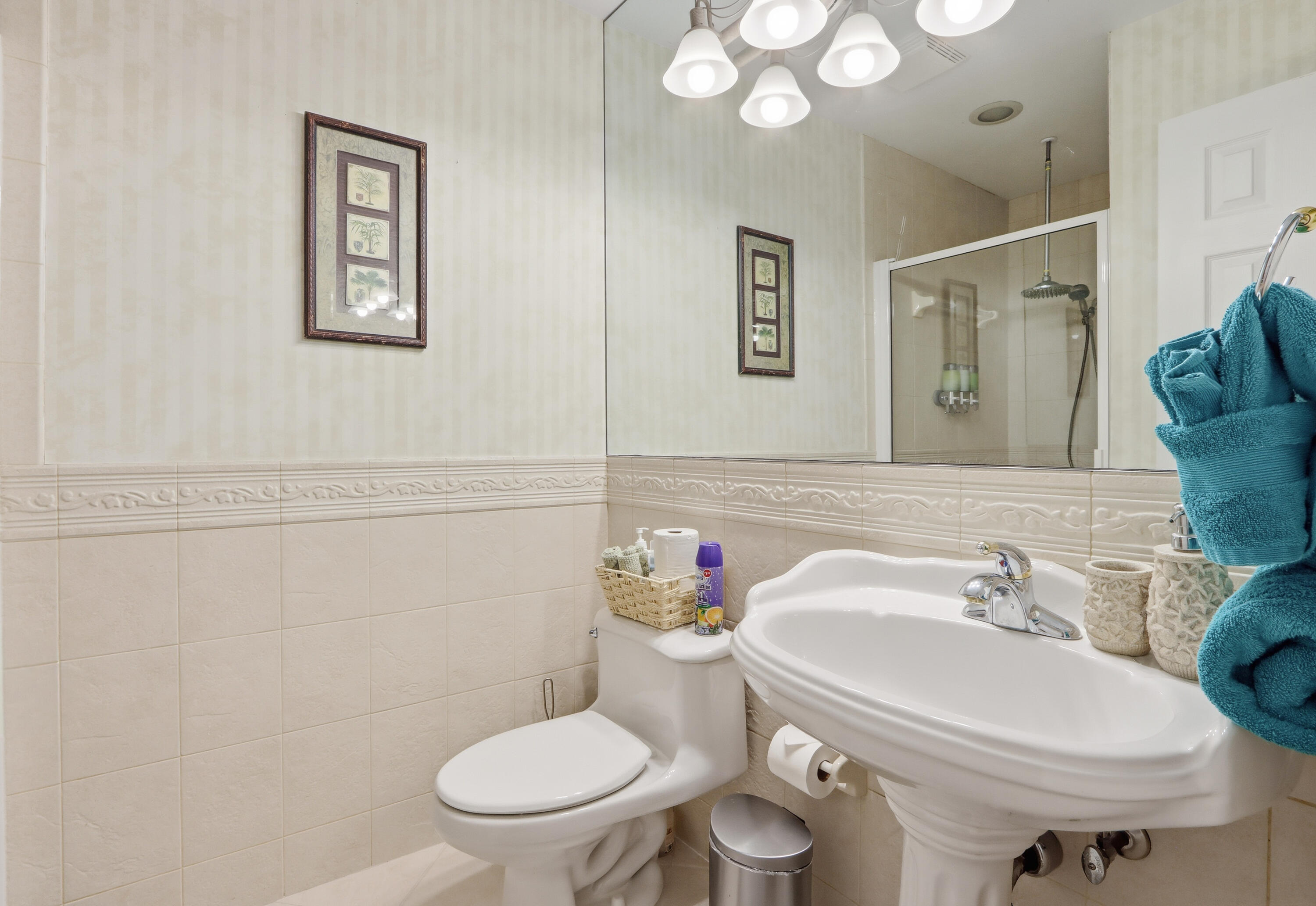 1905 Meadow Court