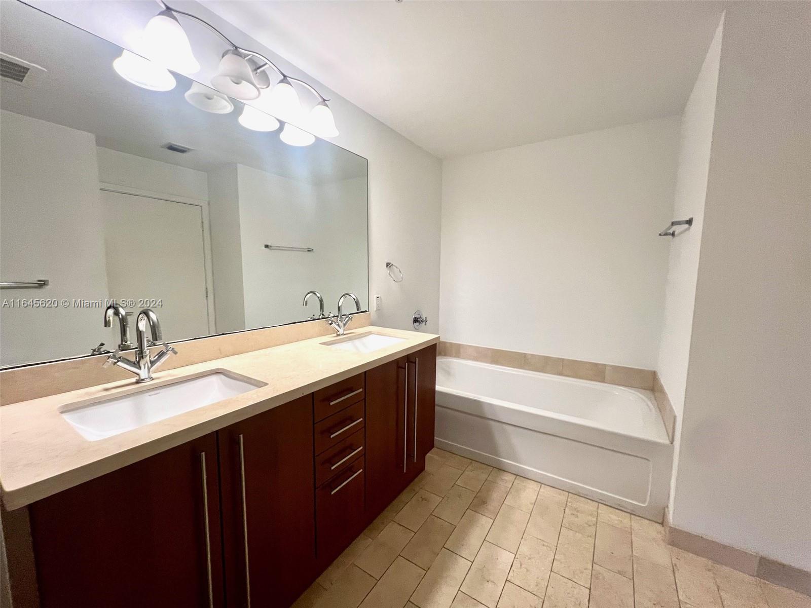 1111 SW 1st Ave # 2623