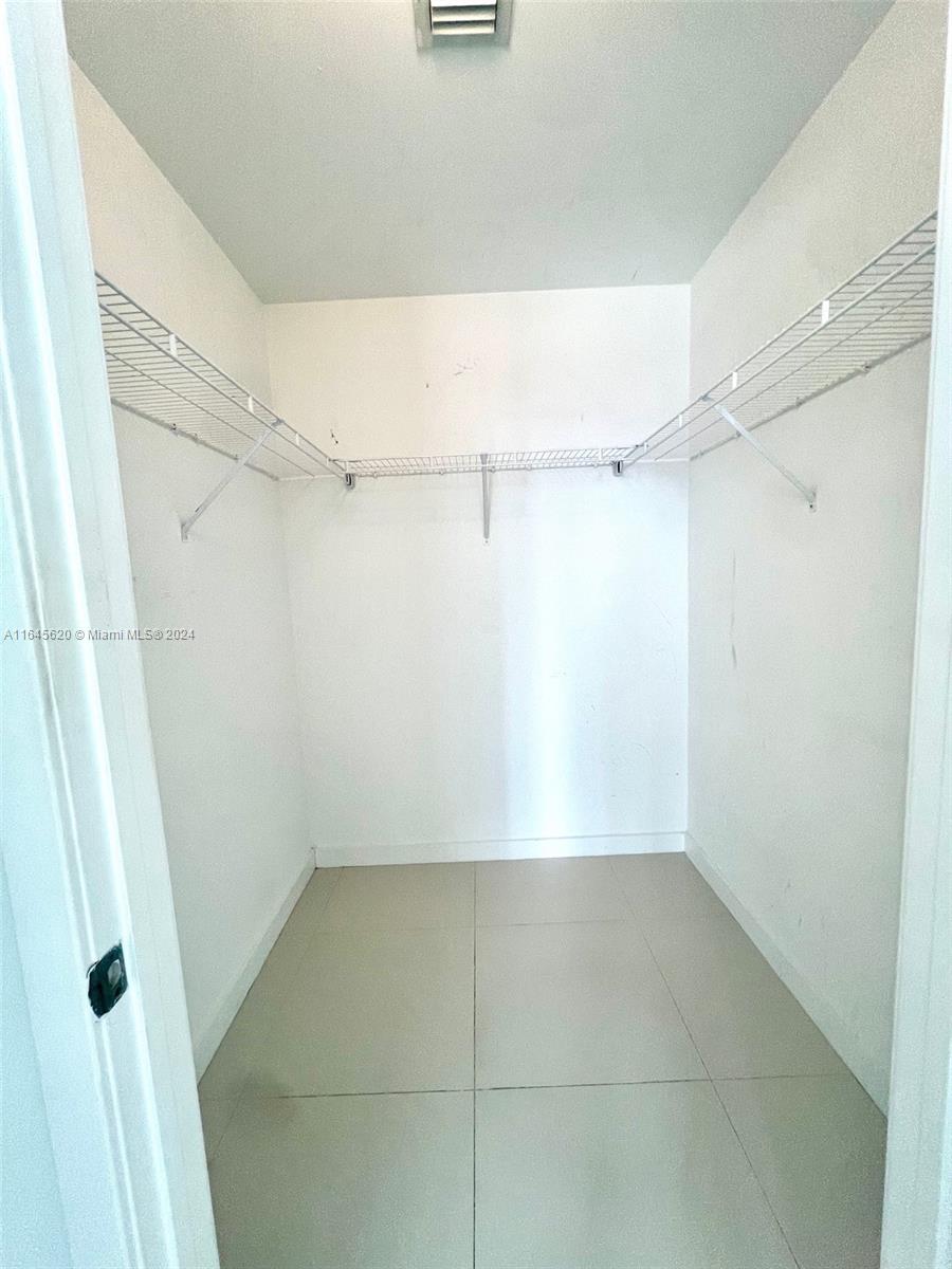 1111 SW 1st Ave # 2623